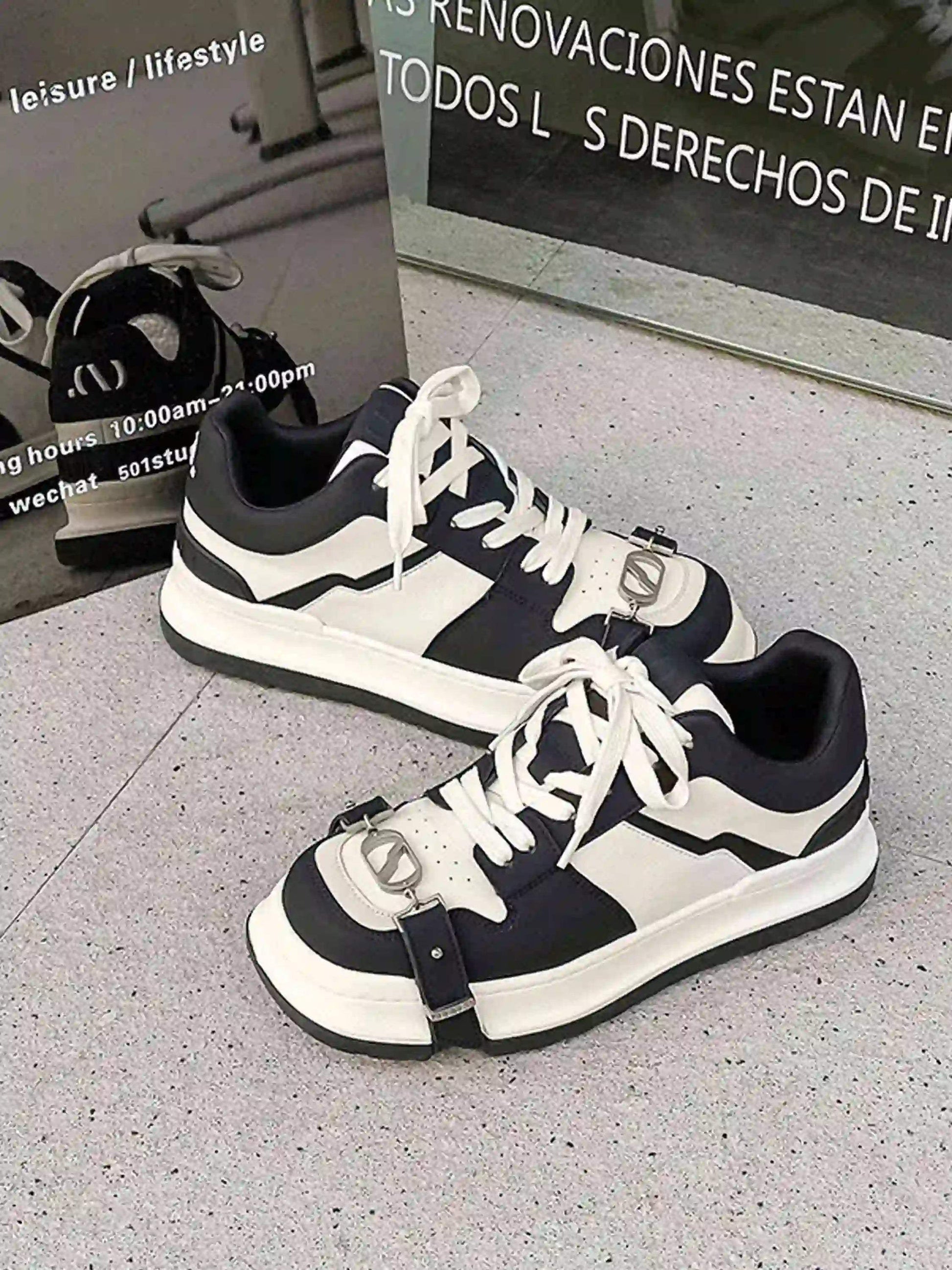 Disguisen Street Lace-Up Low-Top Square Toe Sneakers