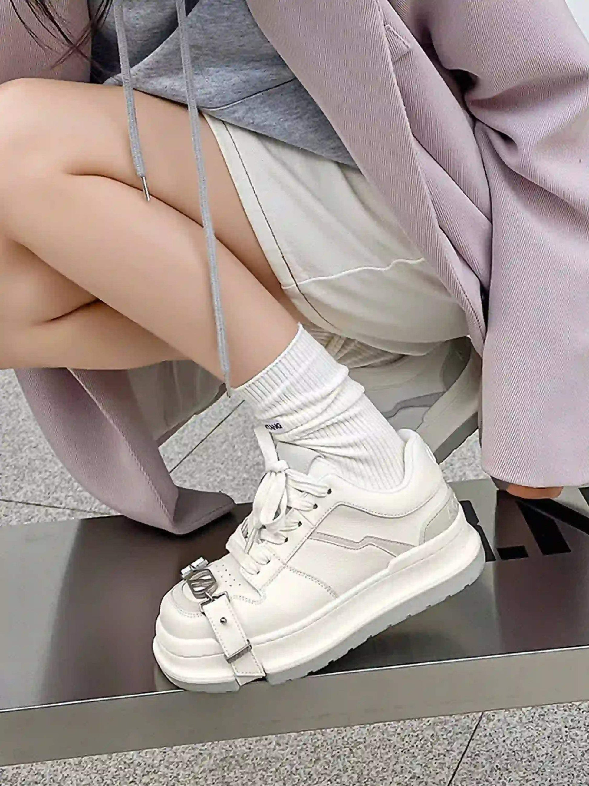 Disguisen Street Lace-Up Low-Top Square Toe Sneakers