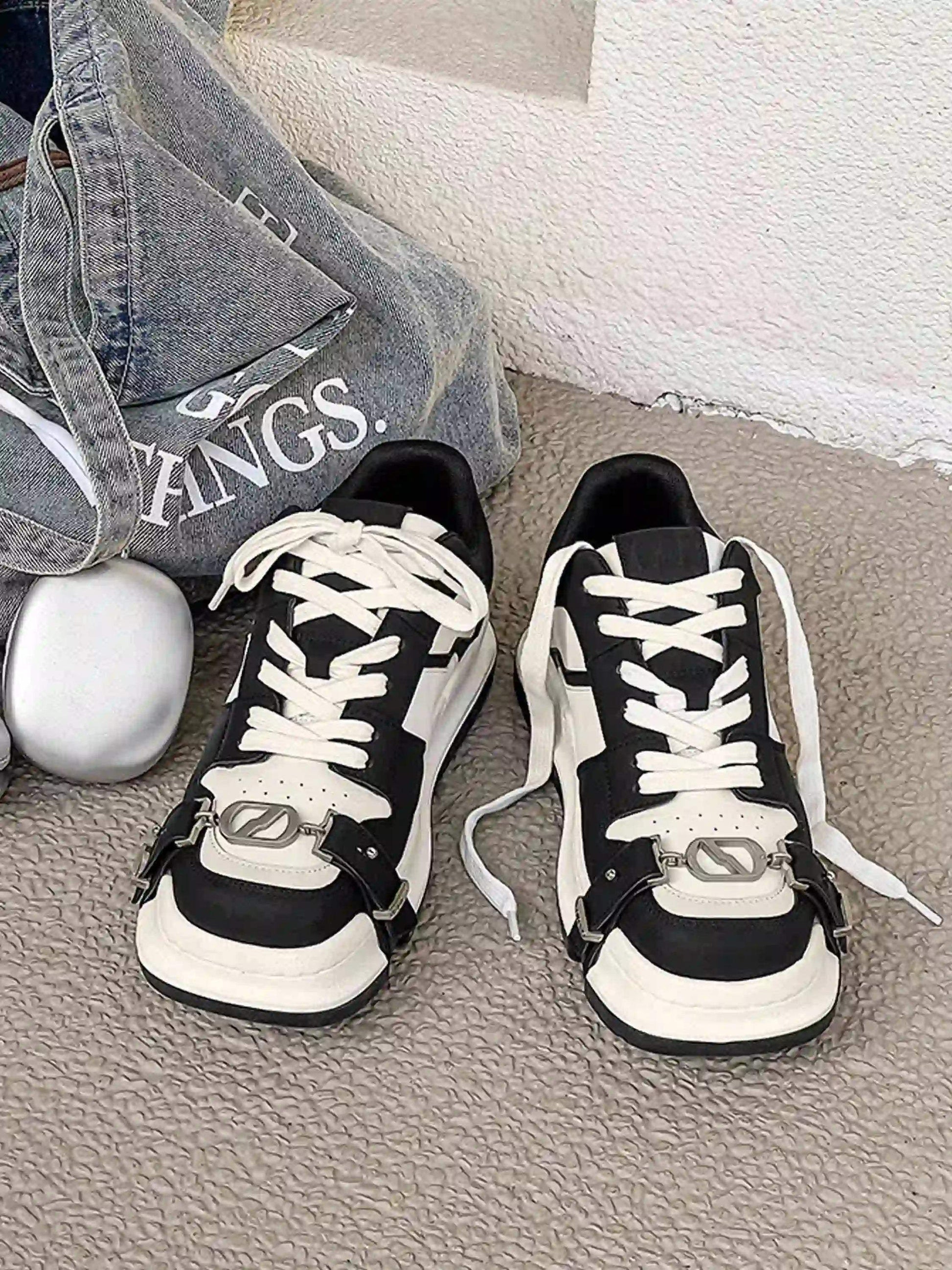 Disguisen Street Lace-Up Low-Top Square Toe Sneakers