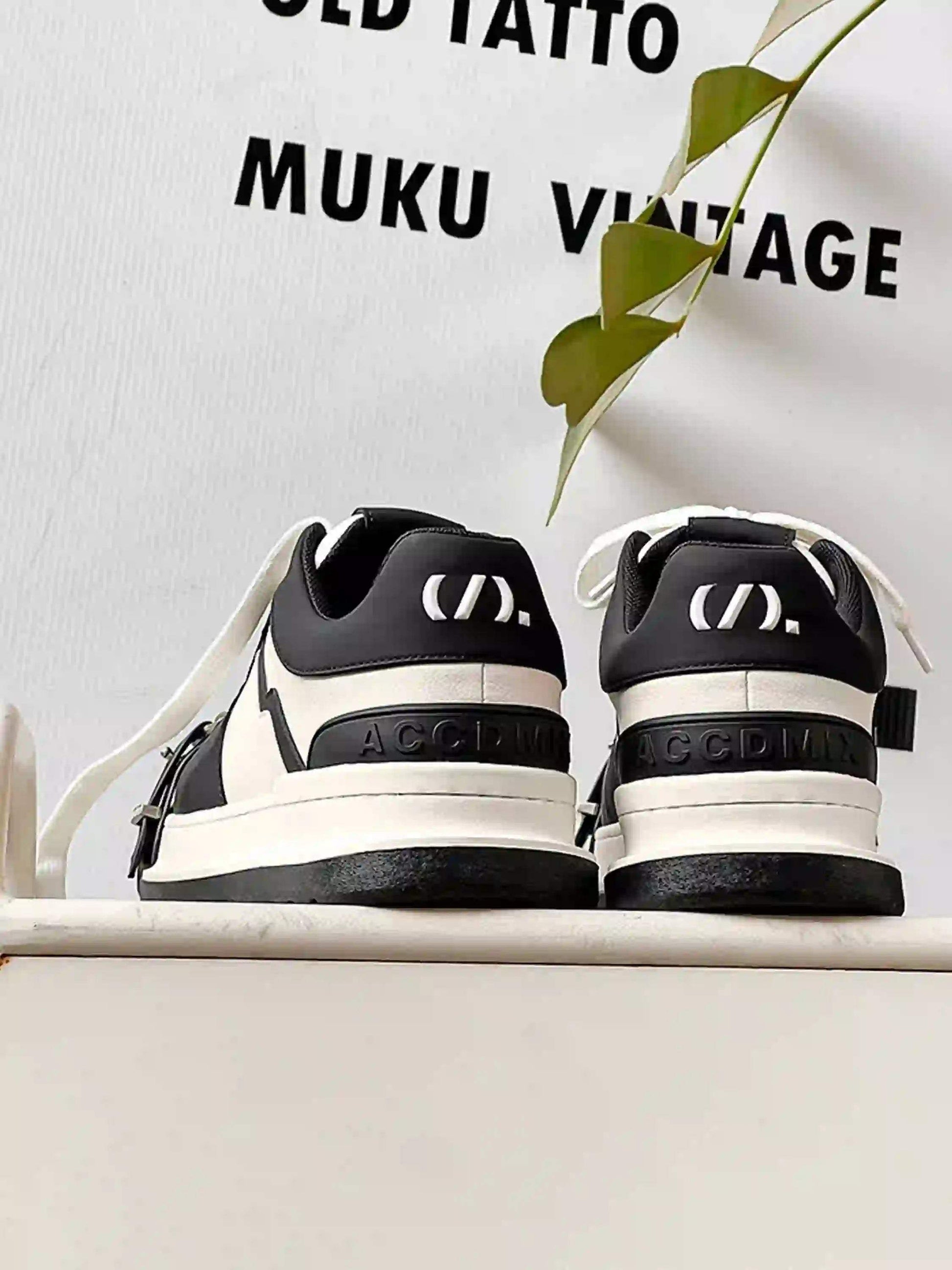 Disguisen Street Lace-Up Low-Top Square Toe Sneakers