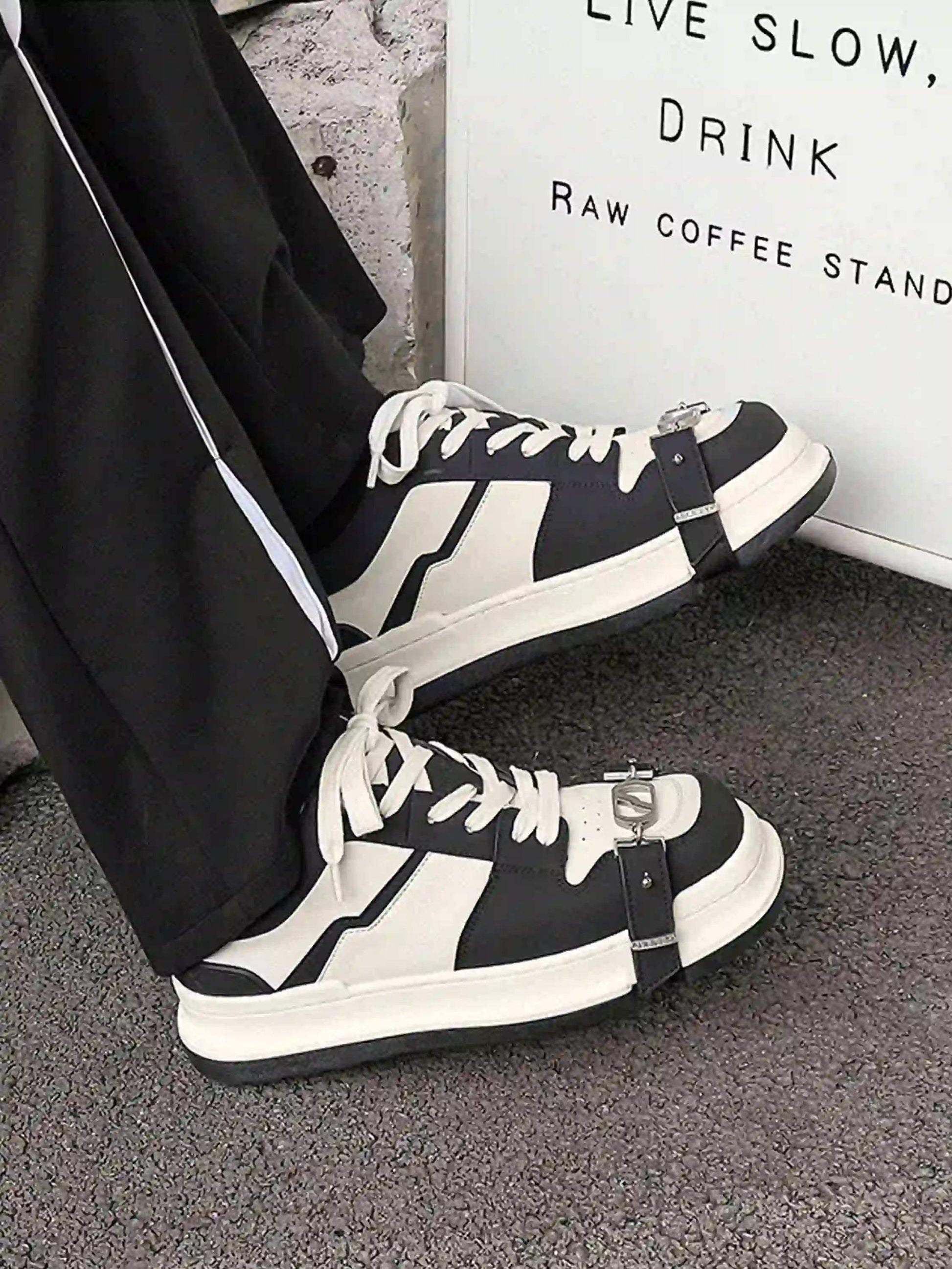 Disguisen Street Lace-Up Low-Top Square Toe Sneakers