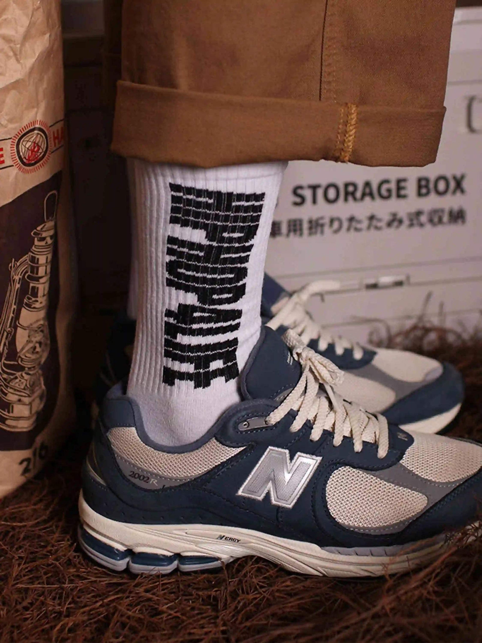 Disguisen Street Hip-Hop Mid-Length Socks