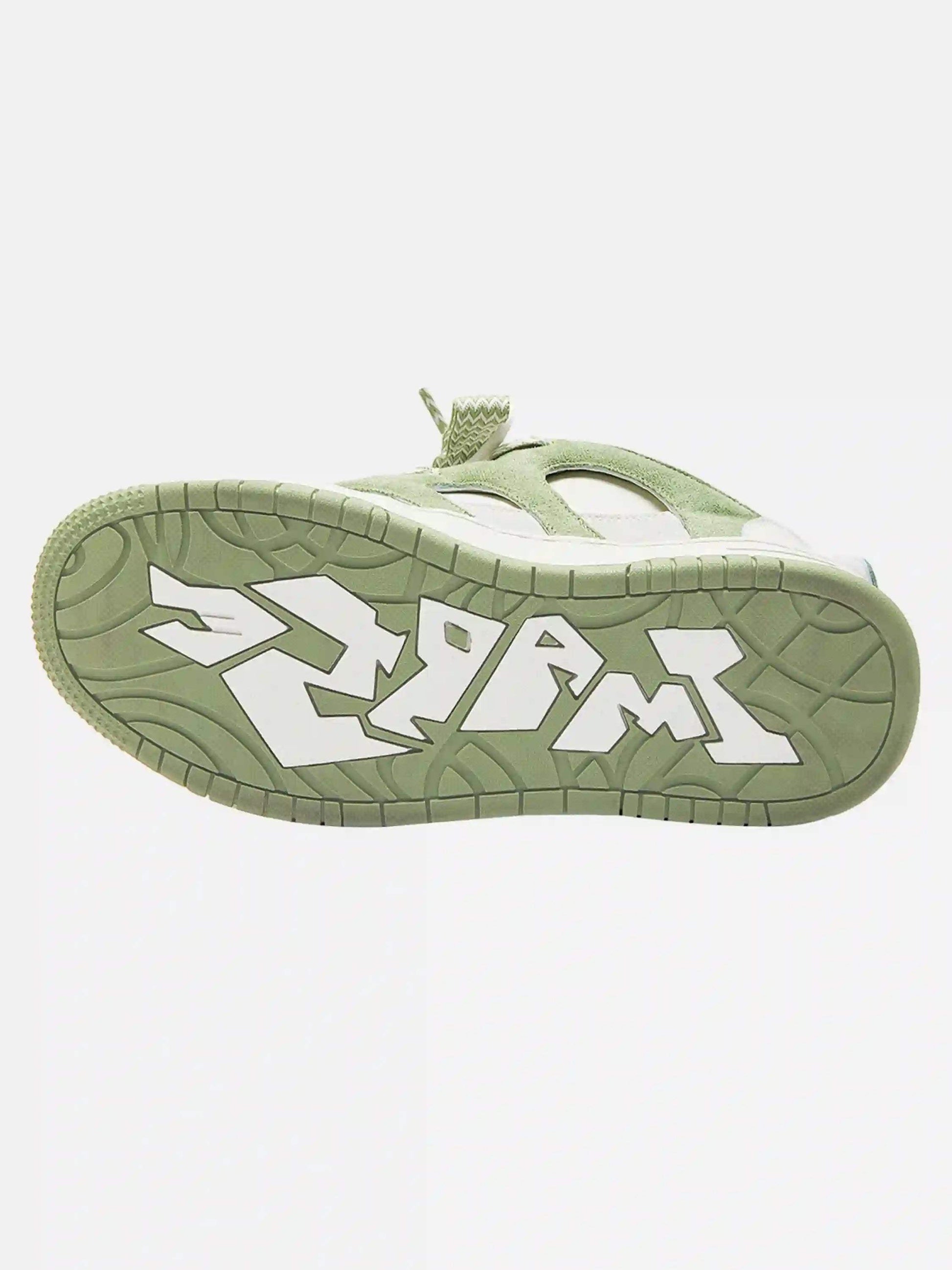 Disguisen Street Rap Sneakers With Thick Sole Structure Design