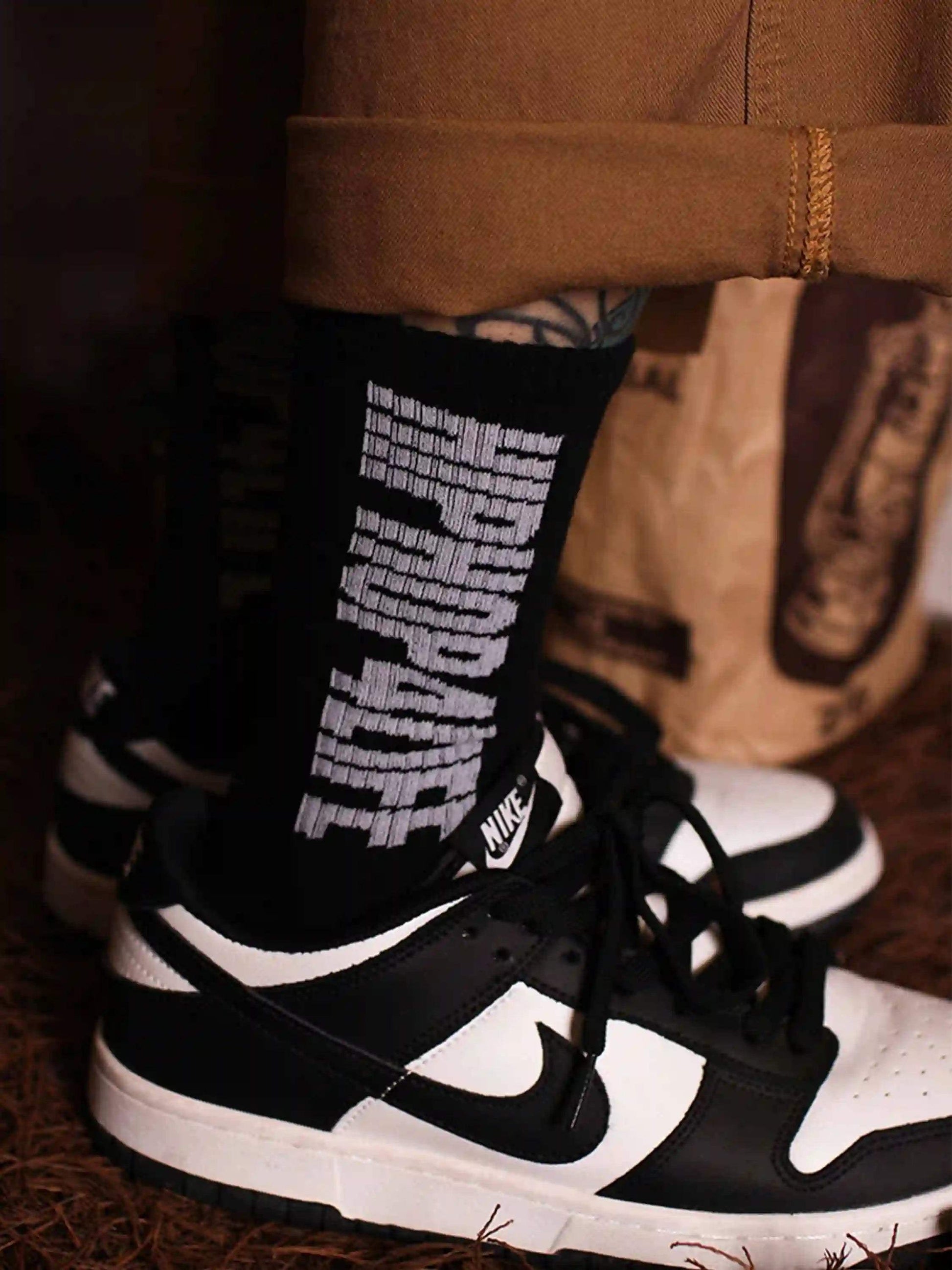 Disguisen Street Hip-Hop Mid-Length Socks