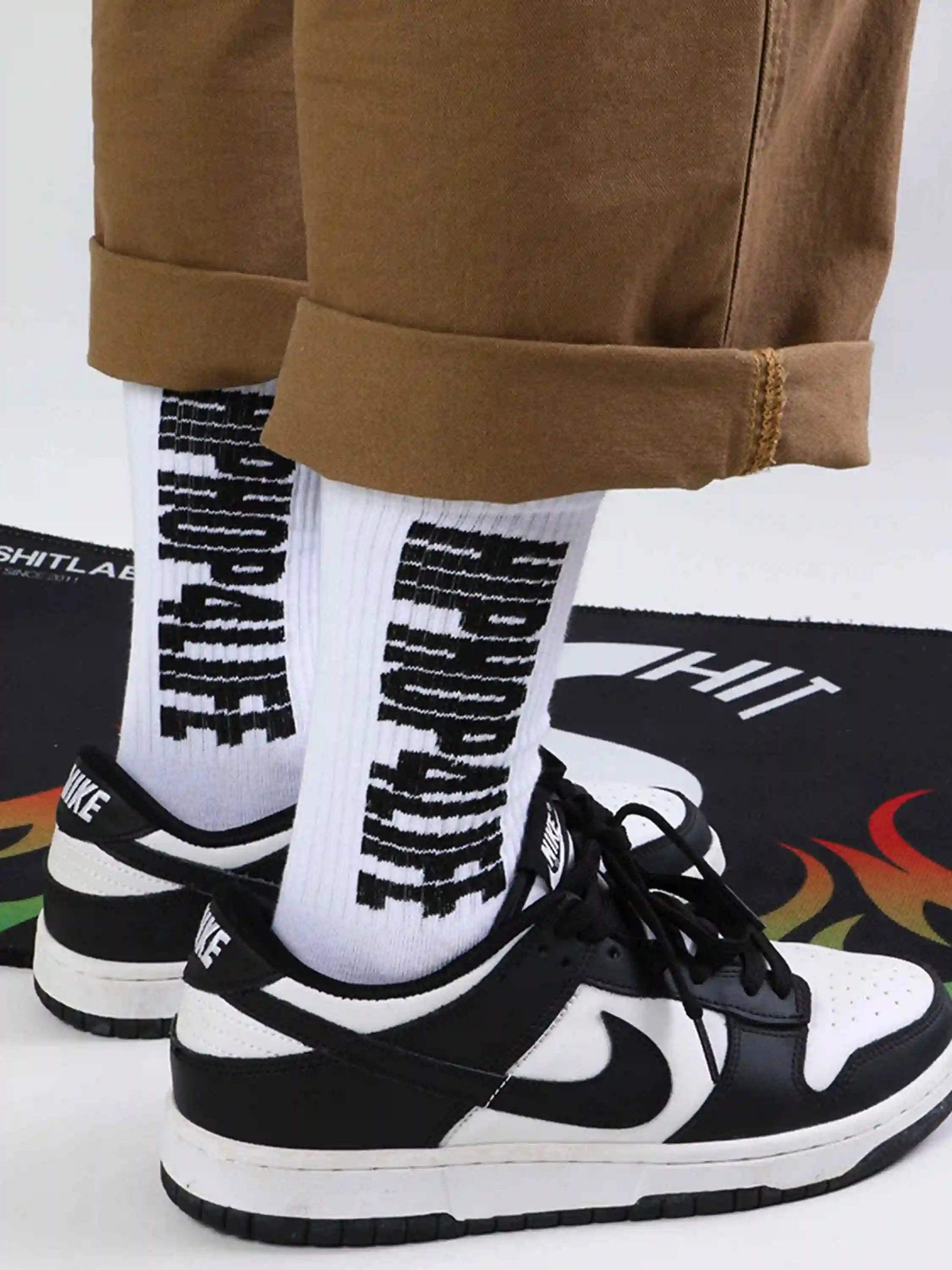 Disguisen Street Hip-Hop Mid-Length Socks