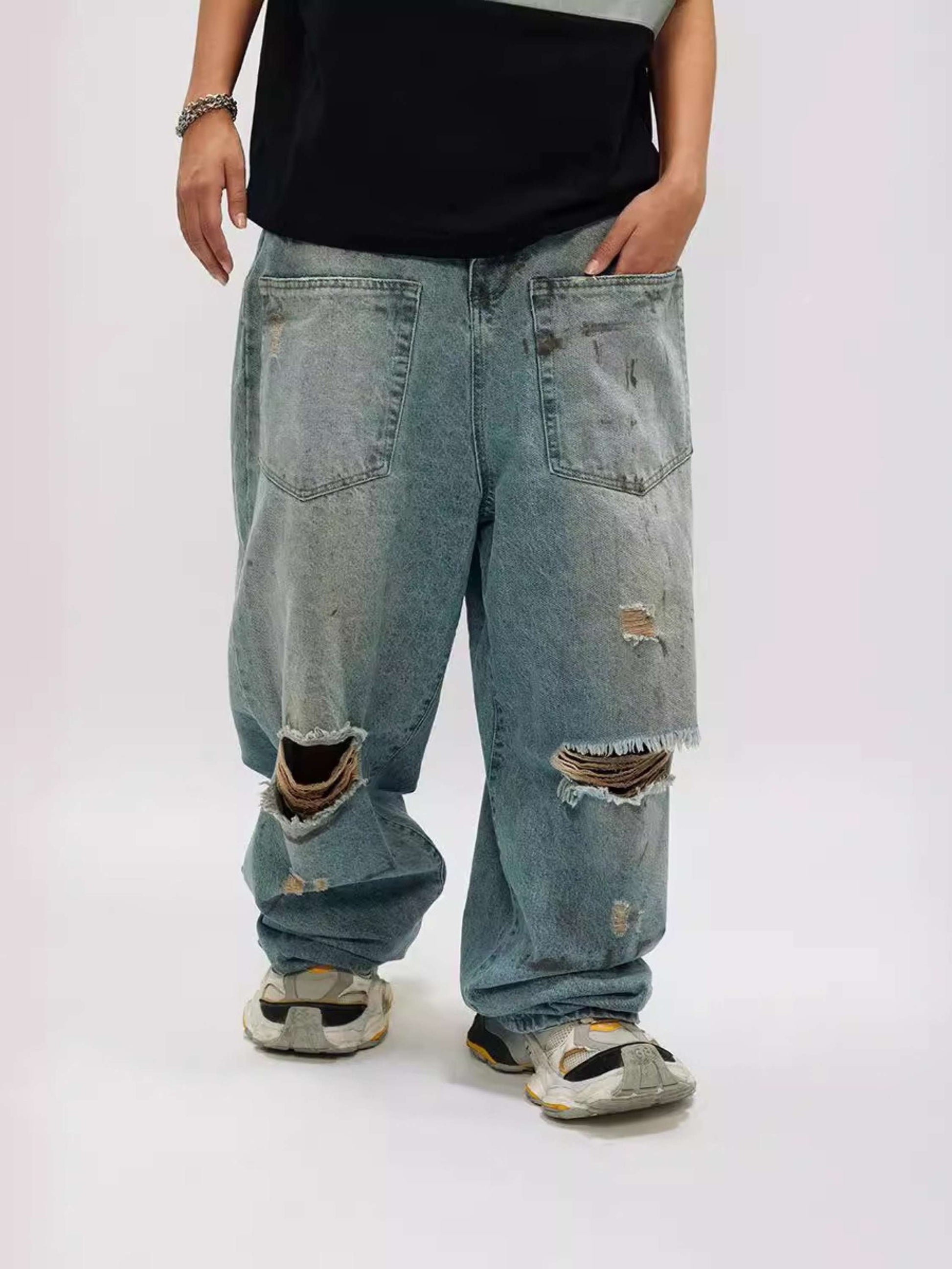 Reverse Pocket Ripped Jeans