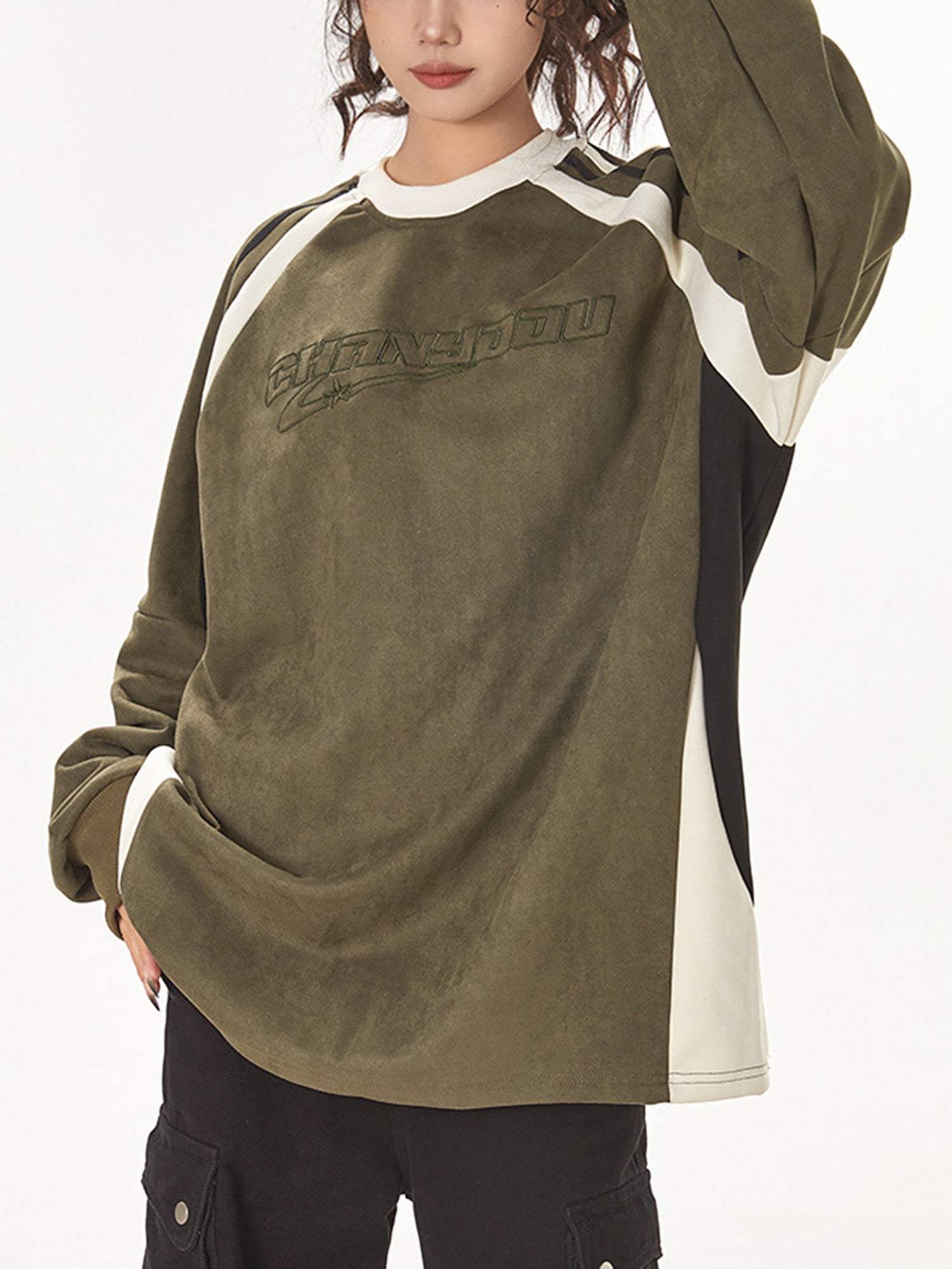 Disguisen Patchwork Contrasting Two-tone Raglan Embroidered Sweatshirt