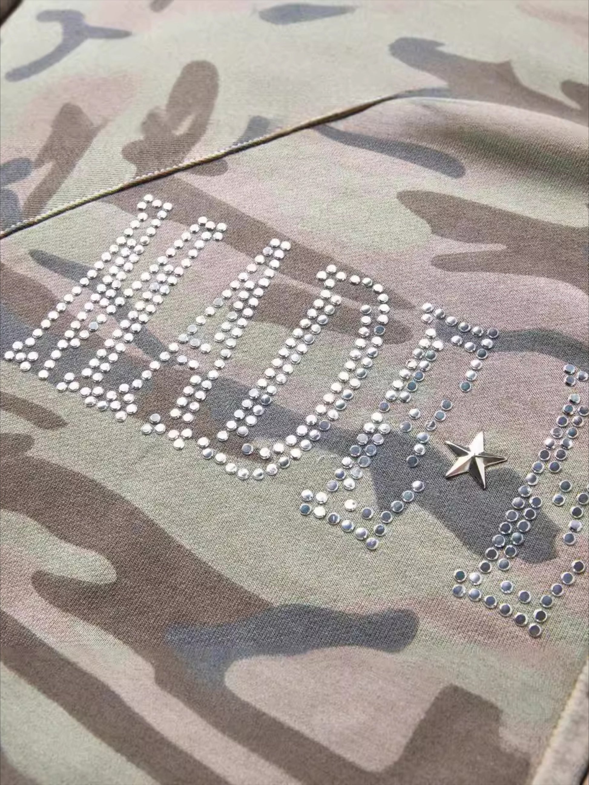 Camouflage Sequin Letter Pattern Zipper Hoodie