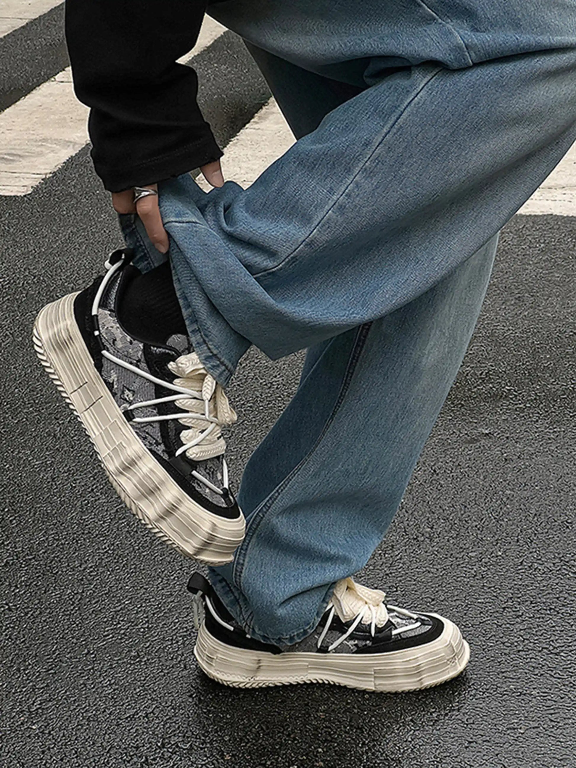 Disguisen Vintage Thick Sole Dissolved Sneakers