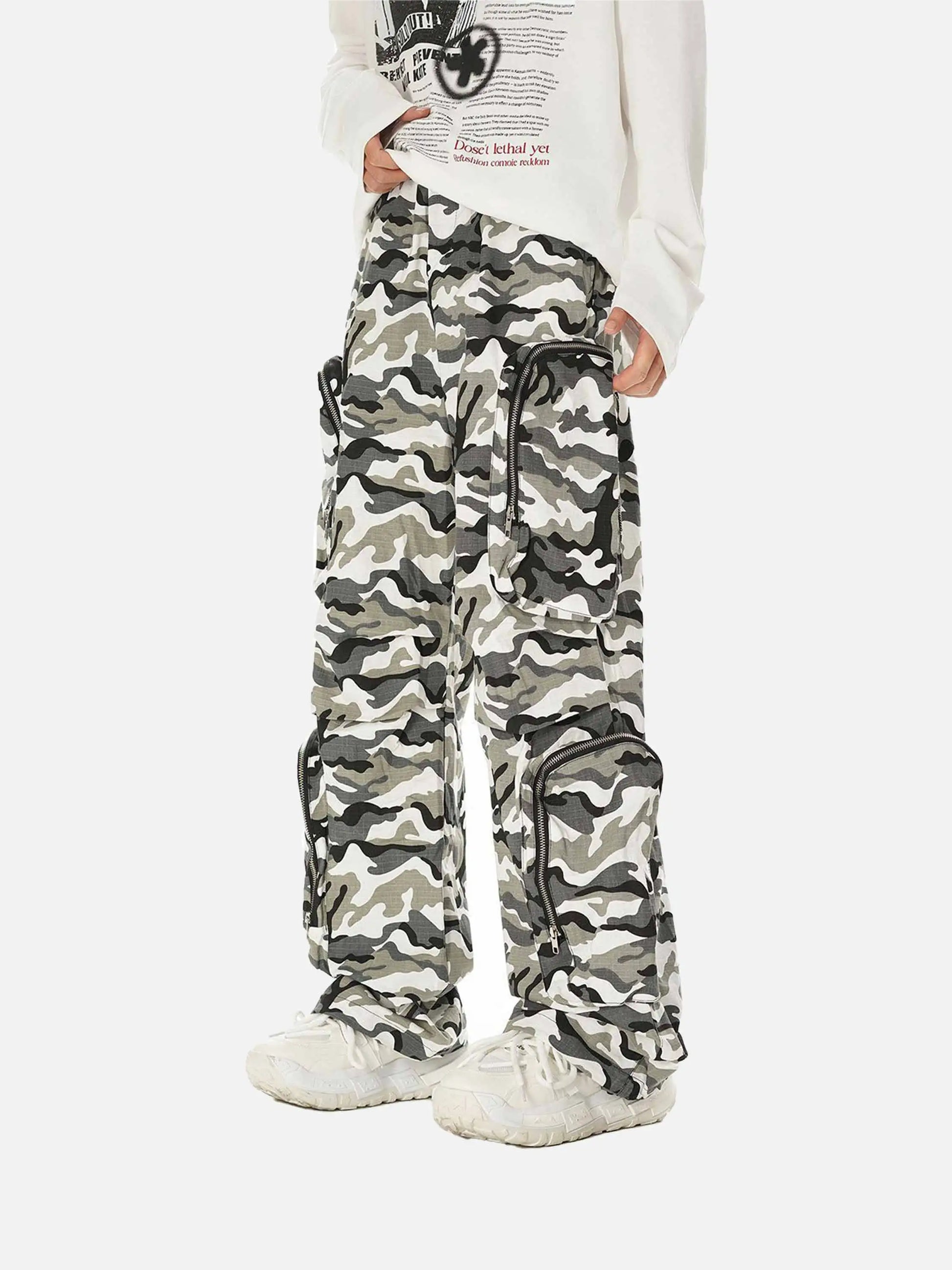 Disguisen Camouflage Cargo Pants