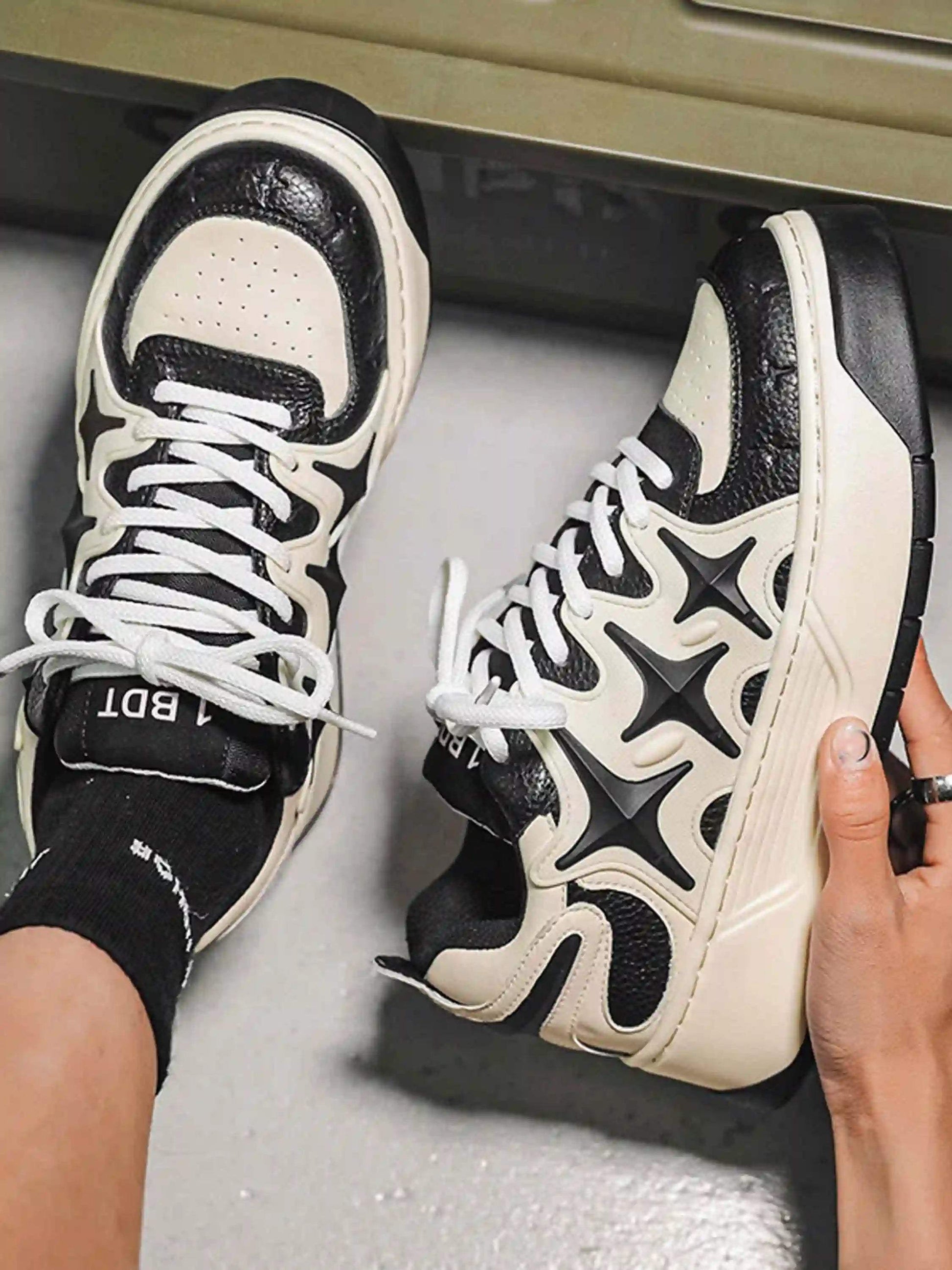 Disguisen Hip-Hop Personality Three Star Skateboard Sneakers