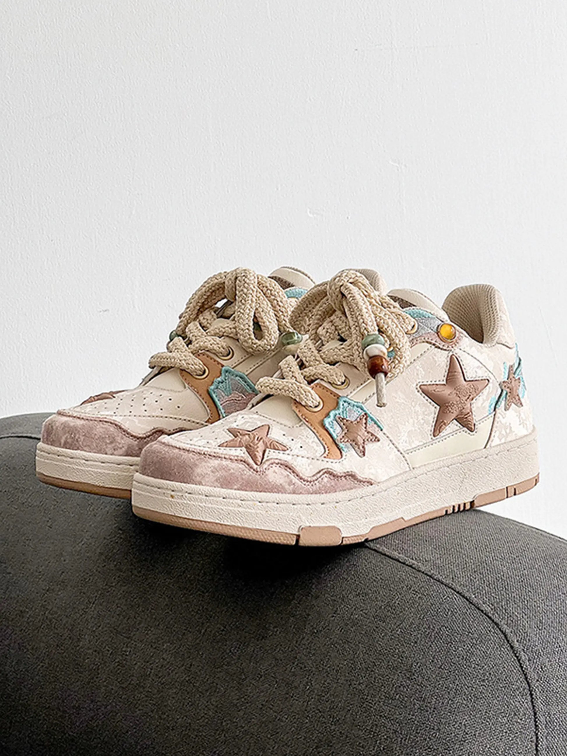 Disguisen Vintage Star Beaded Design Sneakers