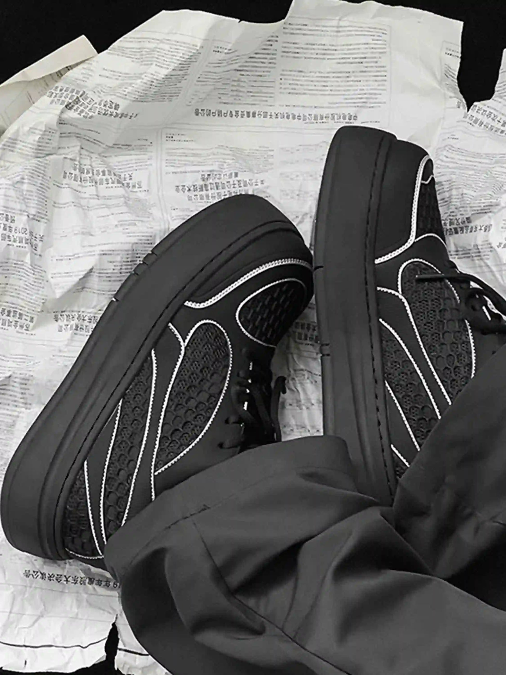 Disguisen Linear Design Mesh Sneakers