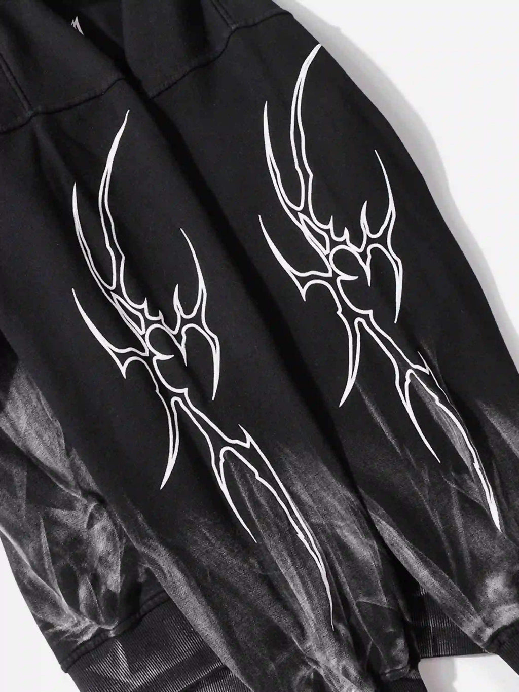 Disguisen American Style Dark Letter Graffiti Hoodie
