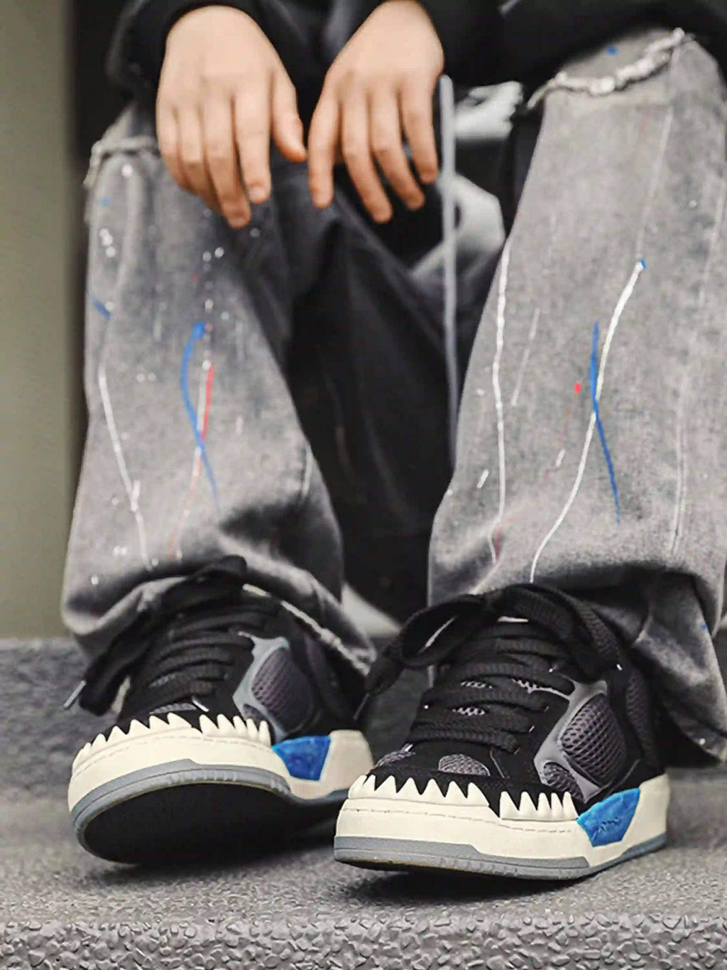 Disguisen Street Rapper Dinosaur Sneakers