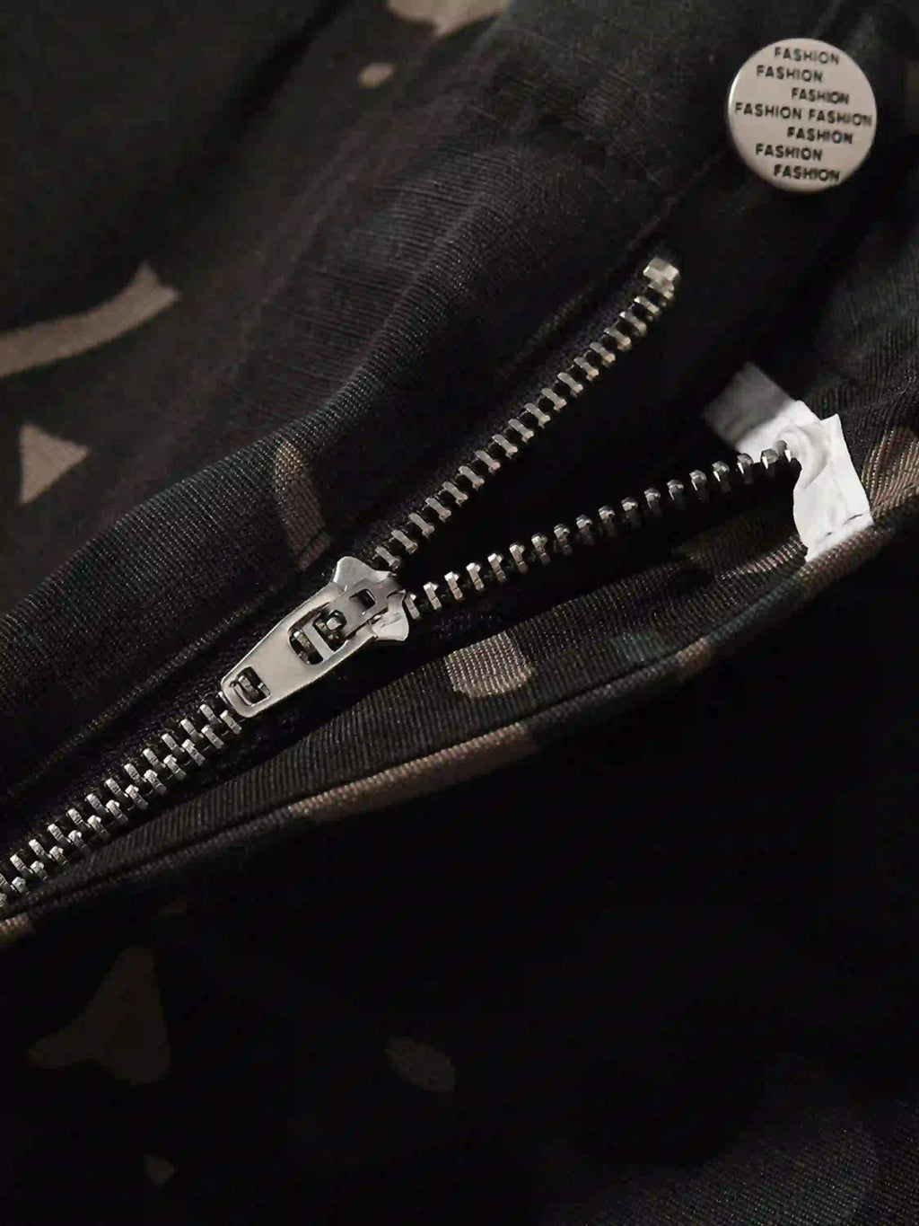 Disguisen Street Dark Camouflage Zipper Cargo Pants