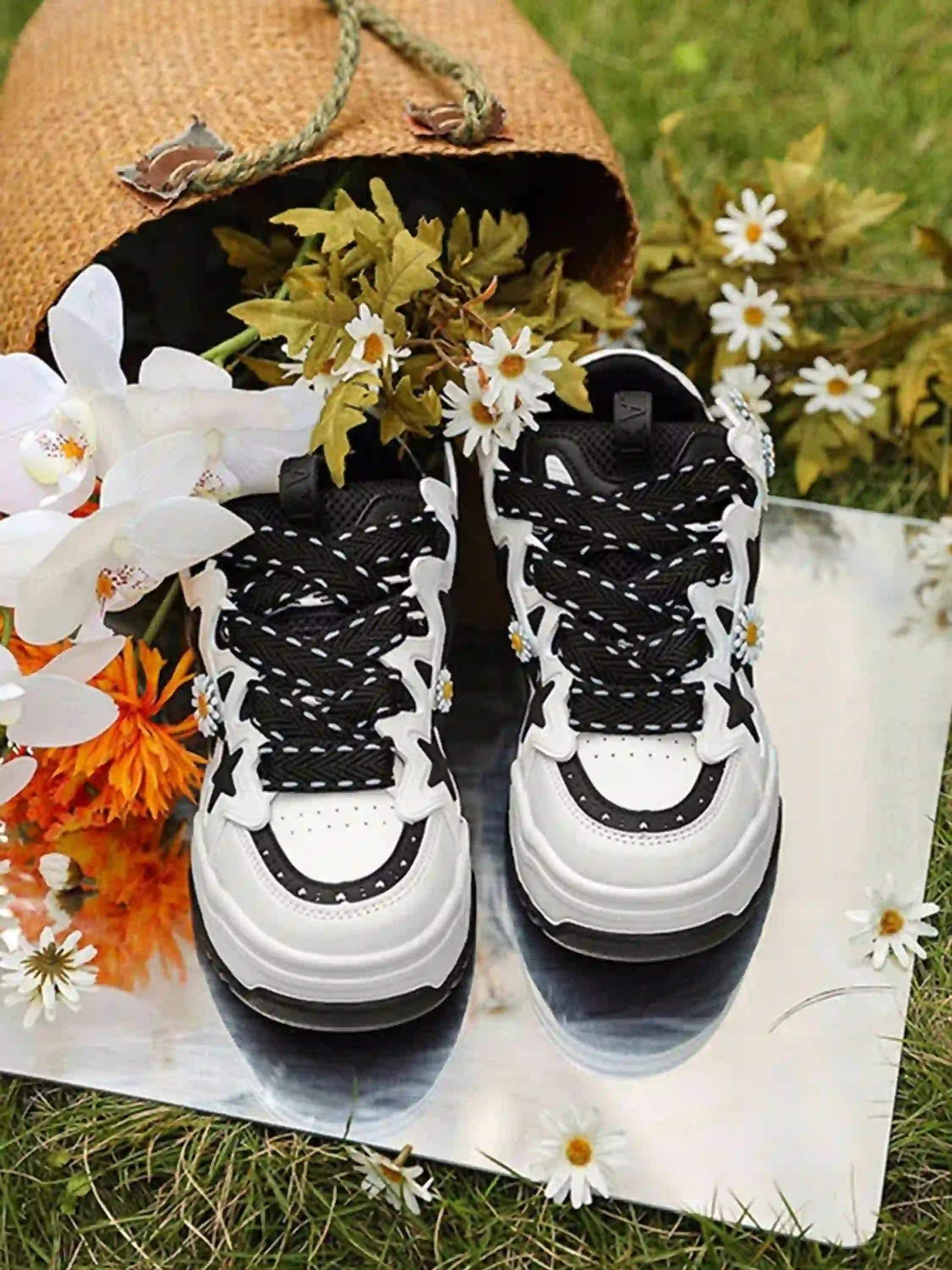 Disguisen Street Daisy Thick-Soled Sneakers