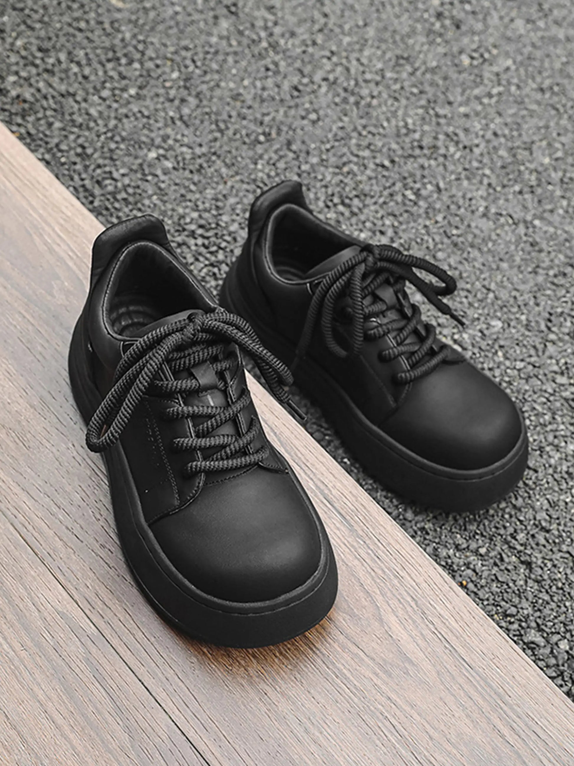 Disguisen Solid Color Thick Sole Shoes