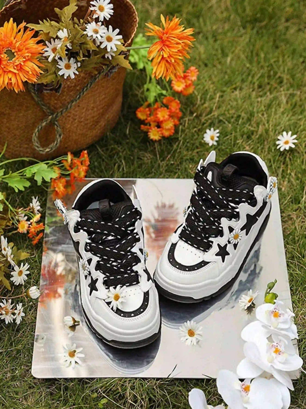 Disguisen Street Daisy Thick-Soled Sneakers