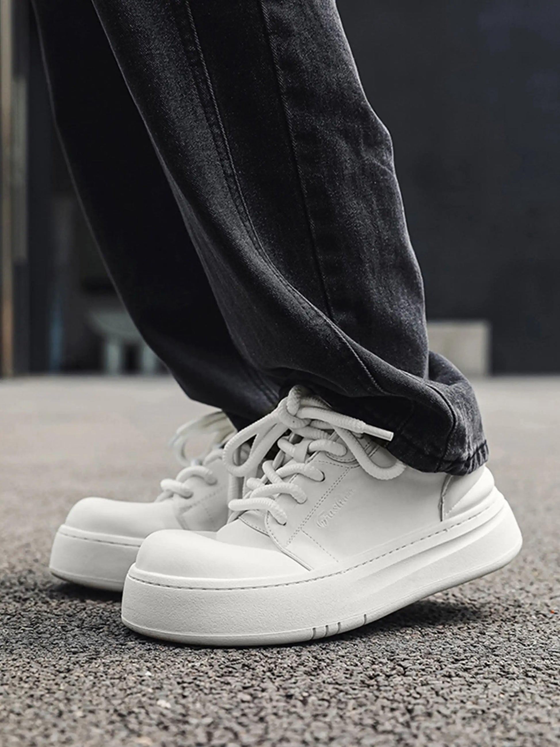Disguisen Solid Color Thick Sole Shoes