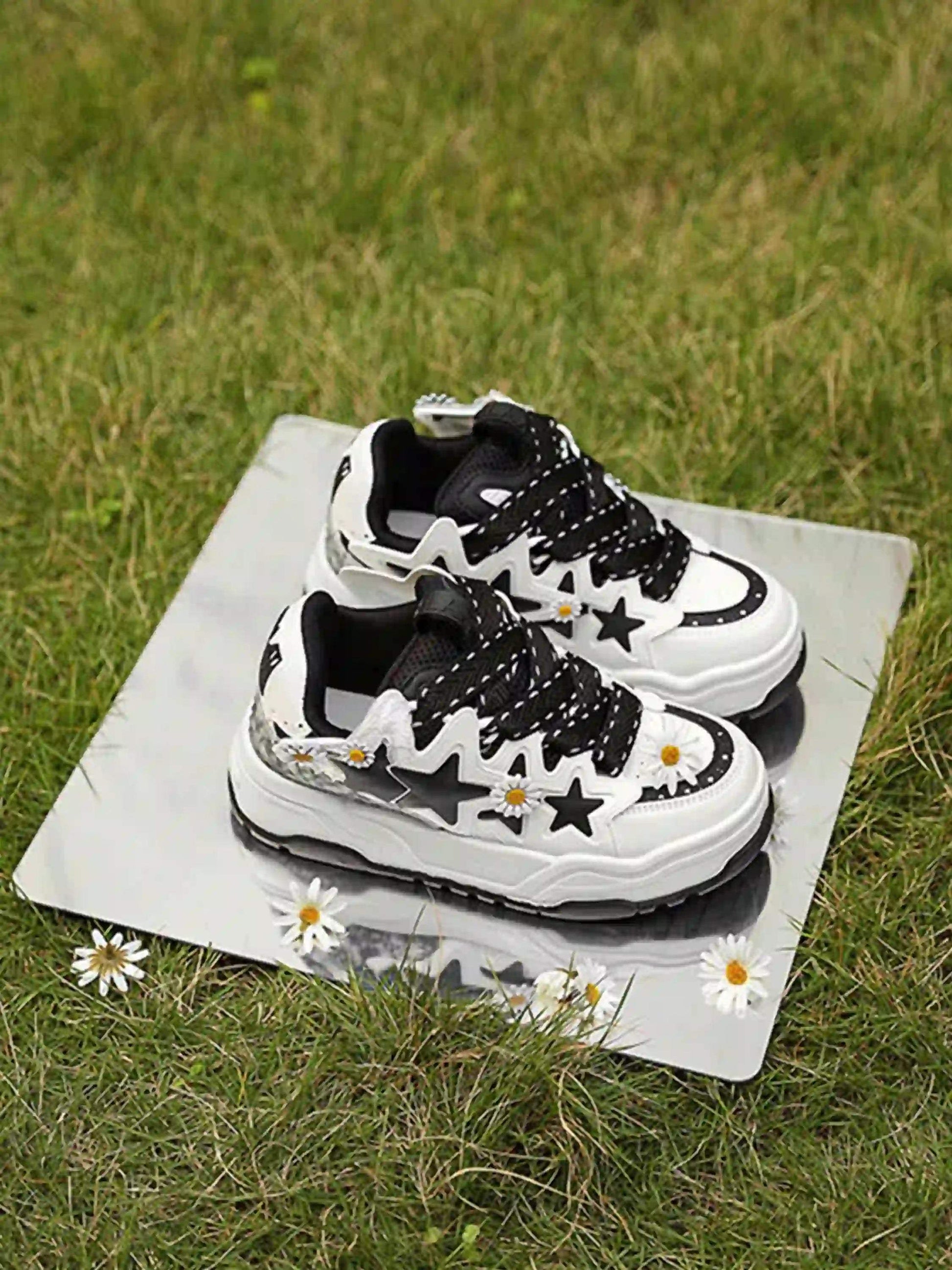 Disguisen Street Daisy Thick-Soled Sneakers
