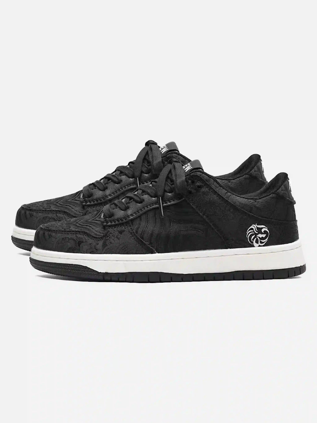 Disguisen Vintage Dragon Pattern Sneakers