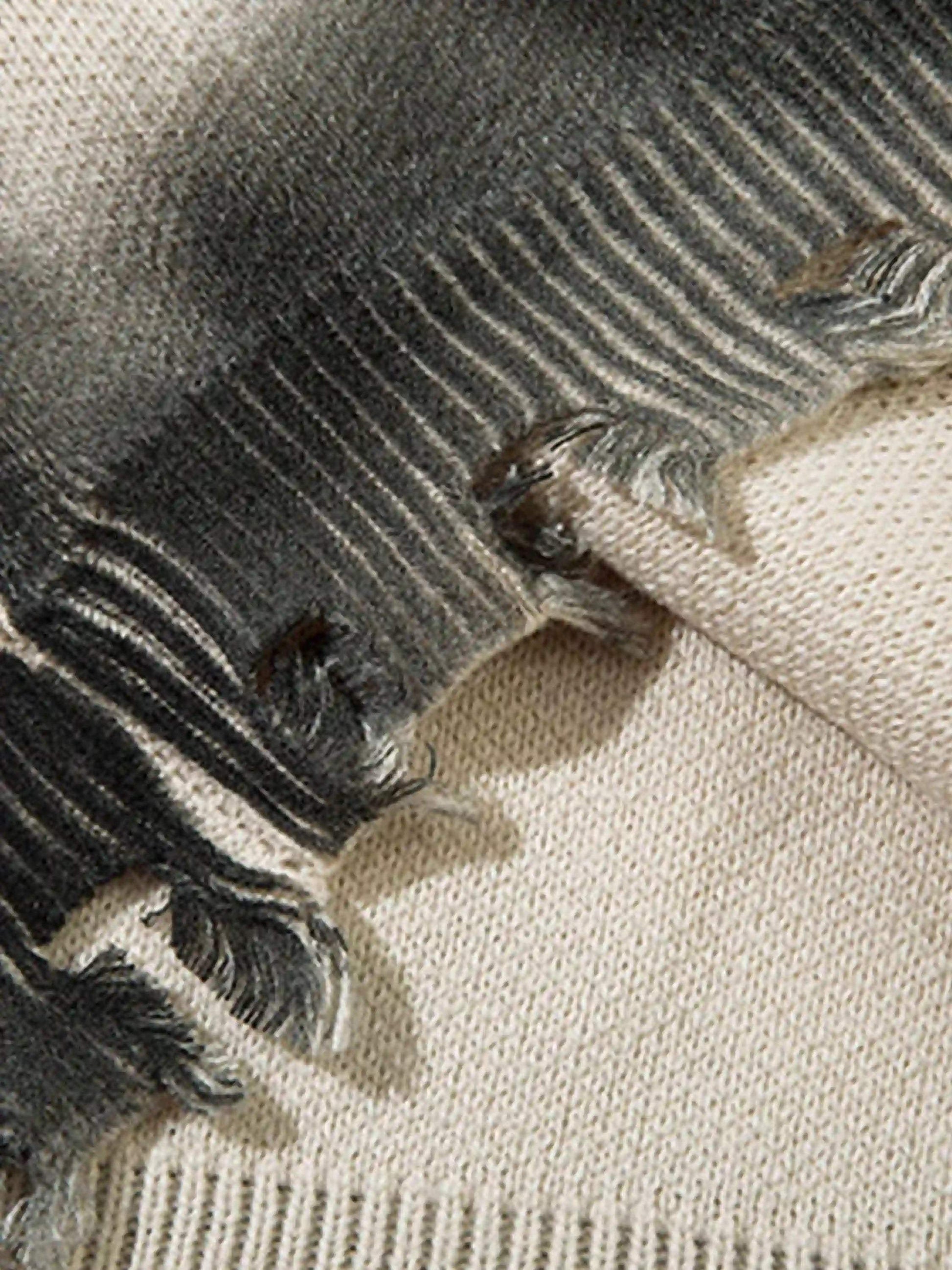 Disguisen High Street Spray-Painted Hole Round Neck Sweater
