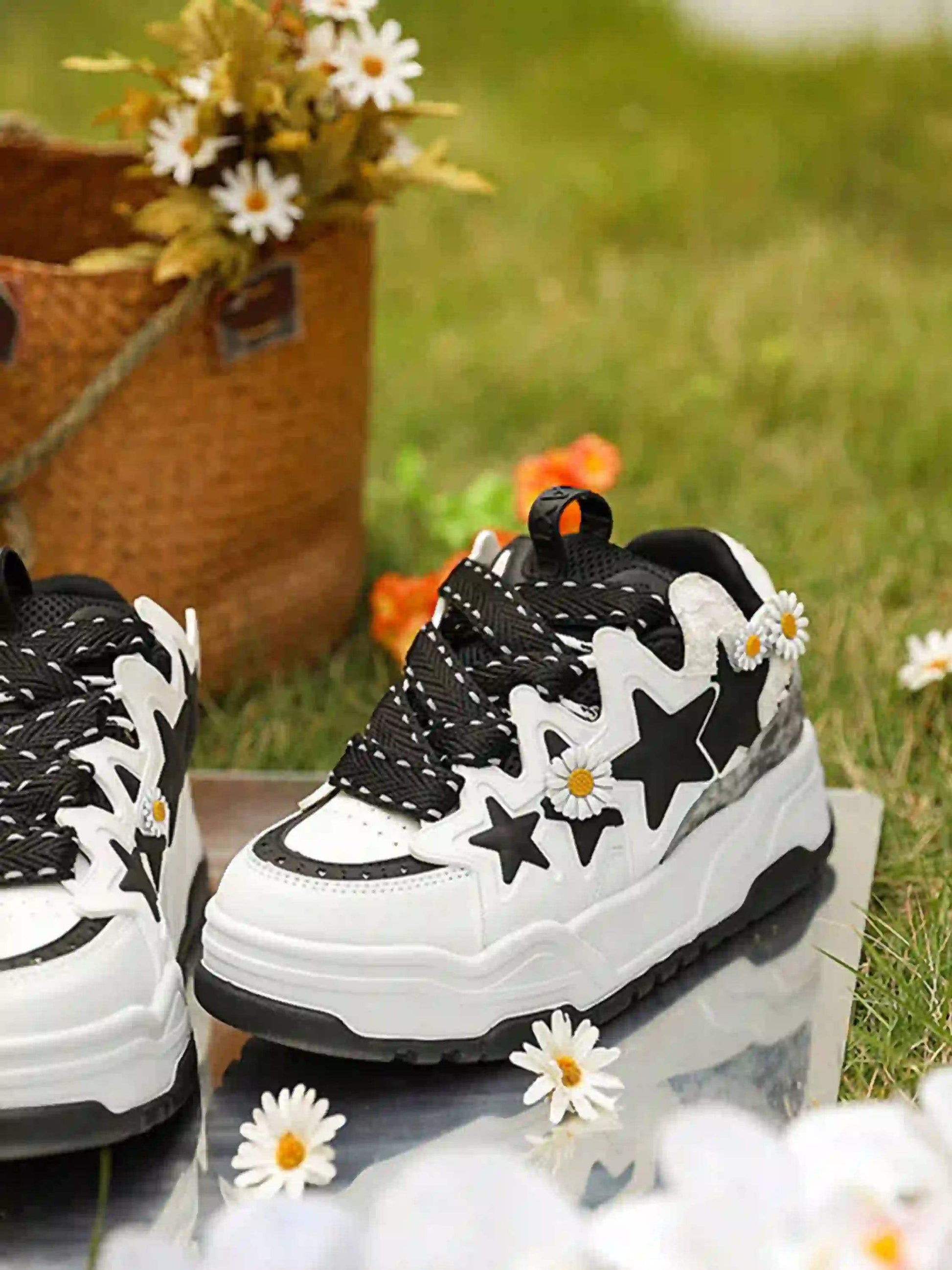 Disguisen Street Daisy Thick-Soled Sneakers