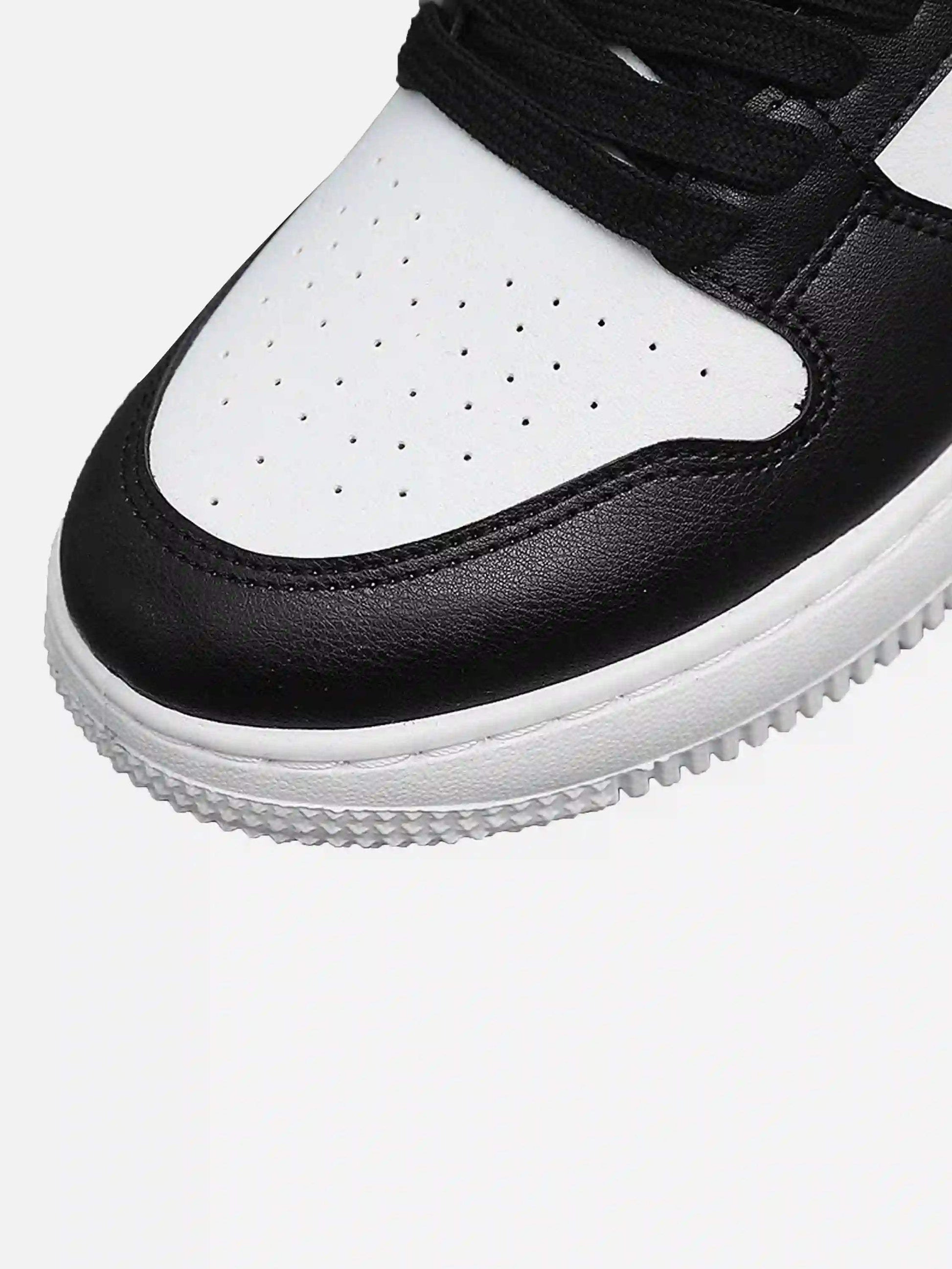 Disguisen High Street Star Matte Sneakers