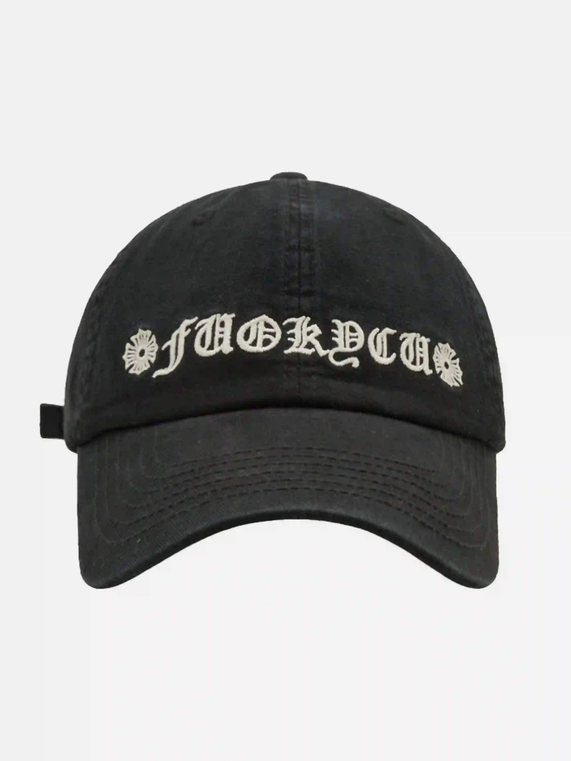Disguisen Street Gothic Letter Embroidered Baseball Cap