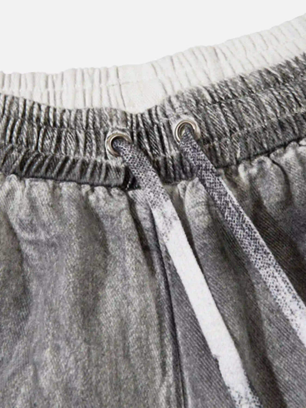 Disguisen American Retro Distressed Multi-Pocket Cargo Shorts