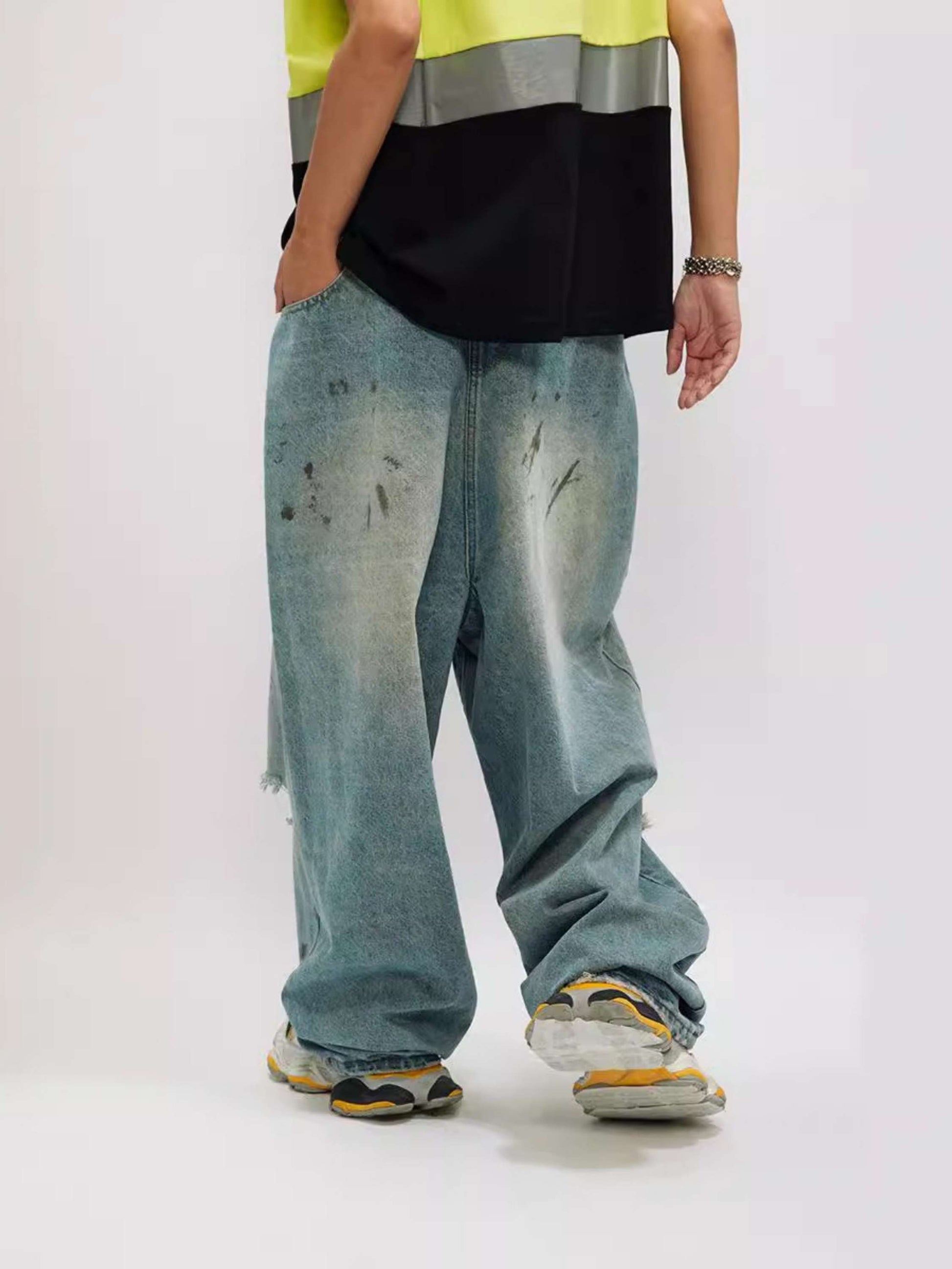 Reverse Pocket Ripped Jeans