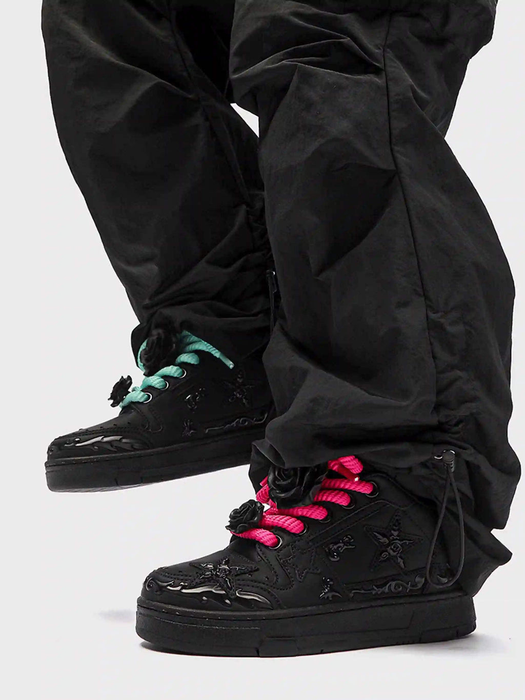 Disguisen Hip-Hop Star Embossed Sneakers