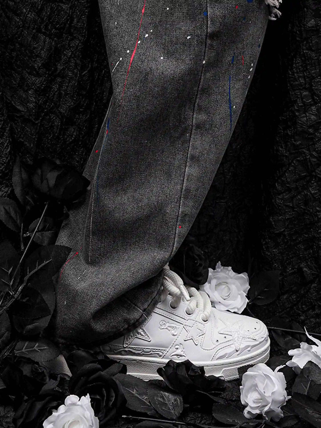 Disguisen Hip-Hop Star Embossed Sneakers