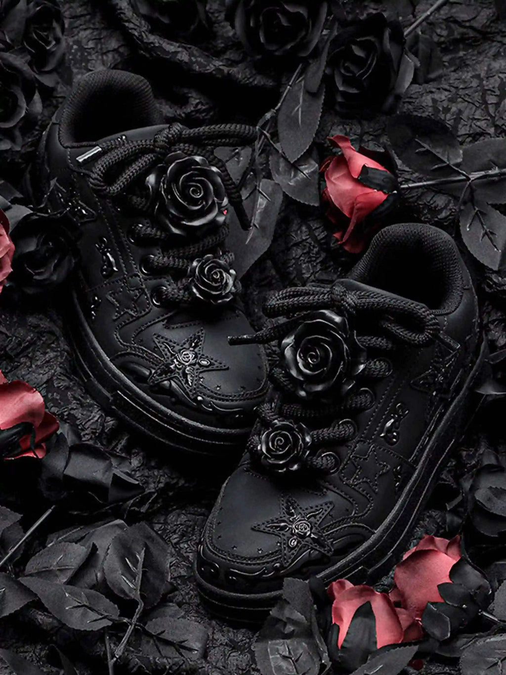 Disguisen Hip-Hop Star Embossed Sneakers