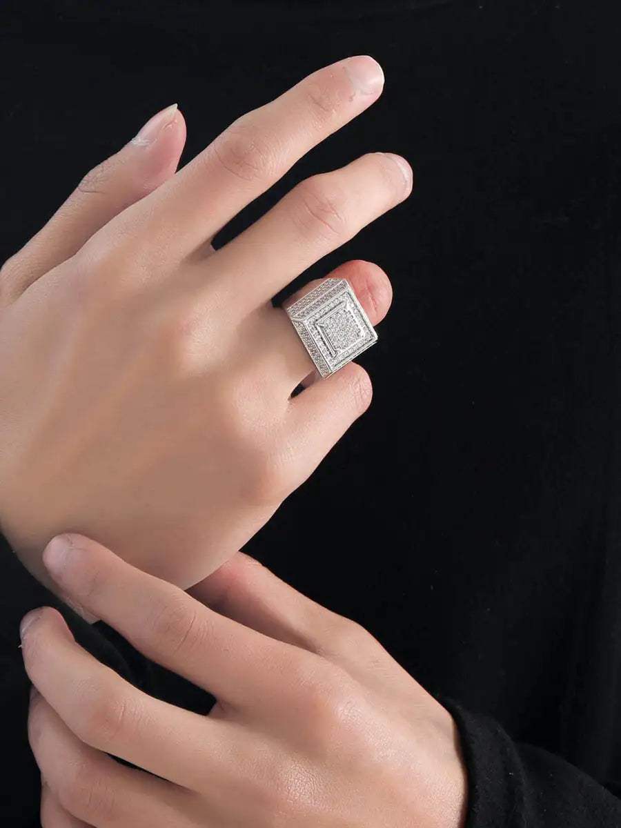 Disguisen Hip Hop Zirconia Ring