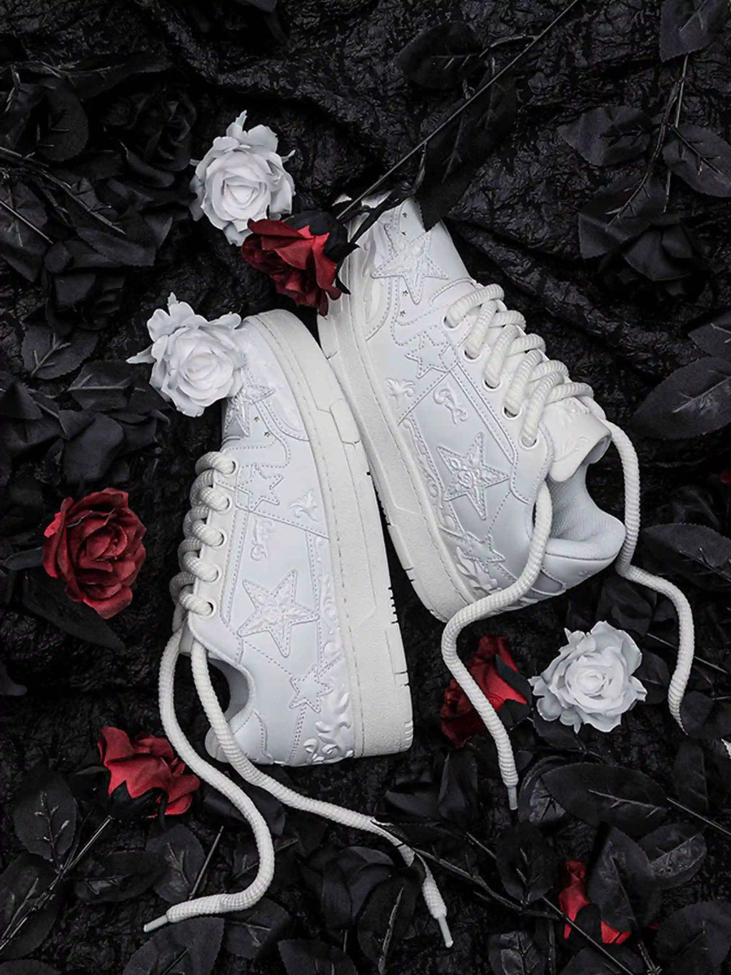Disguisen Hip-Hop Star Embossed Sneakers
