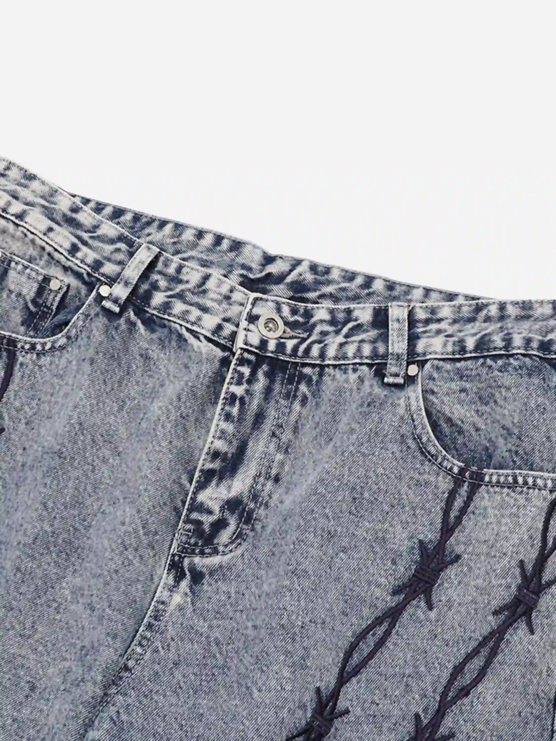 Thorn Chain Embroidered Jeans