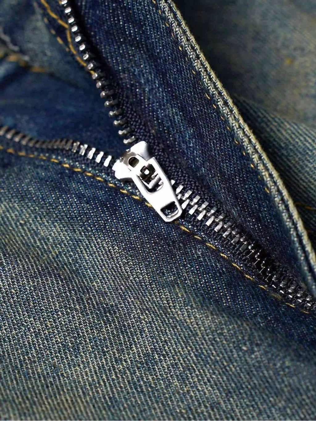 Disguisen Clean Fit Whisker Patchwork Cropped Denim Jorts