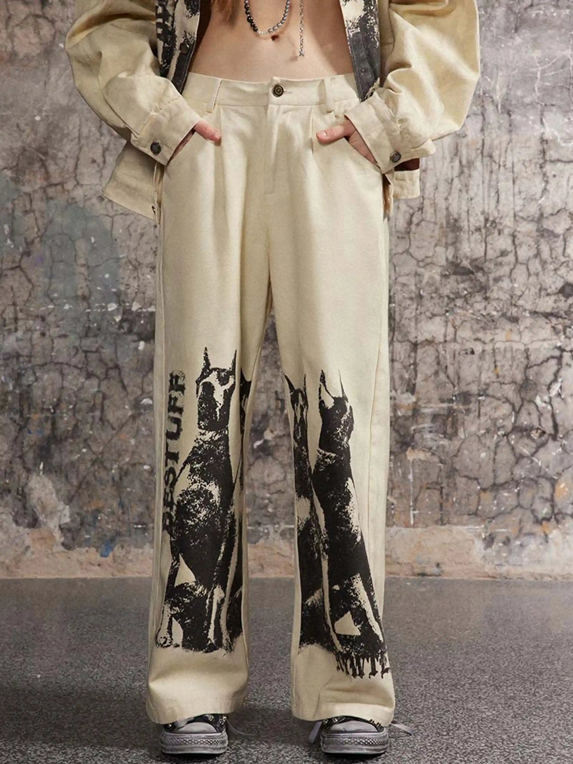 Pantalon de survêtement délavé et vieilli avec graffiti Doberman de Disguisen