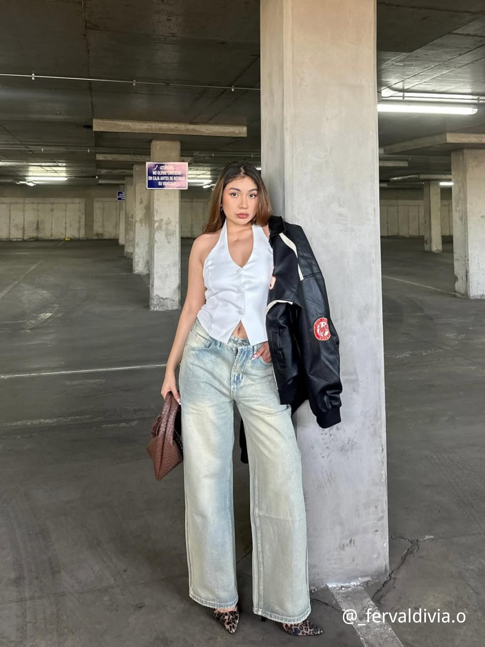 Washed Worn Loose Jeans