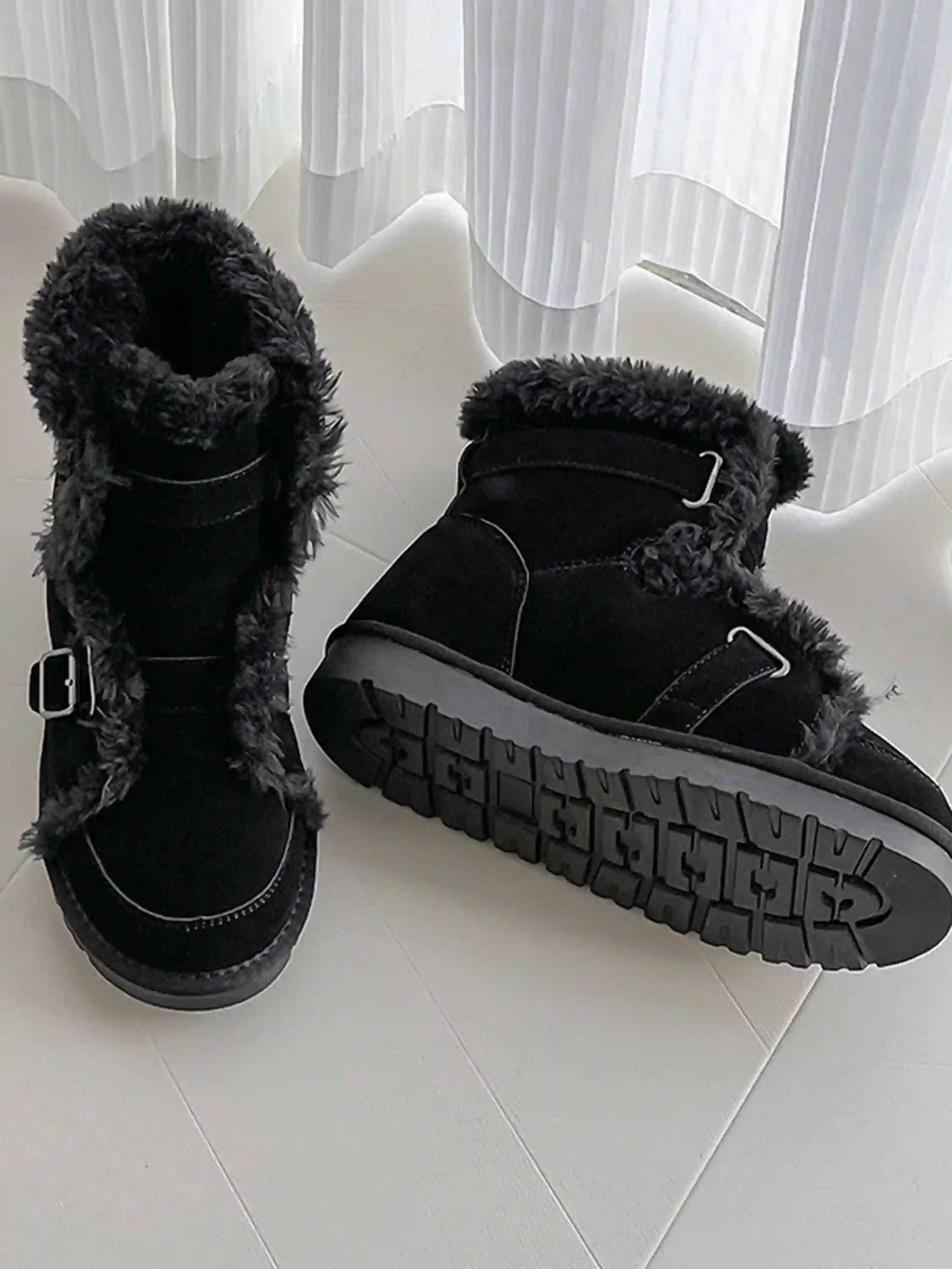 Disguisen Fleece Button Boots
