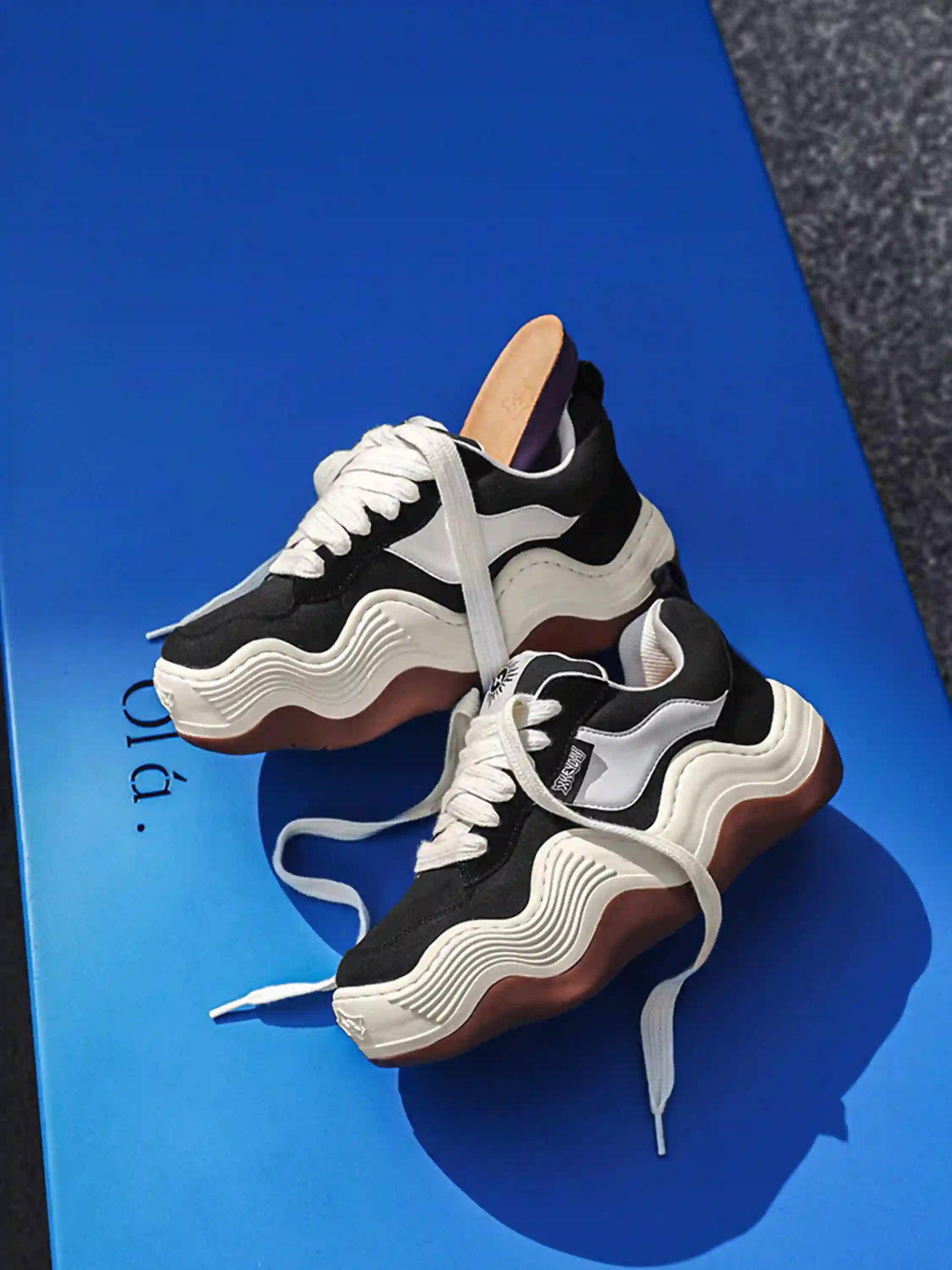 Disguisen Big Wave Contrast Color Sneakers