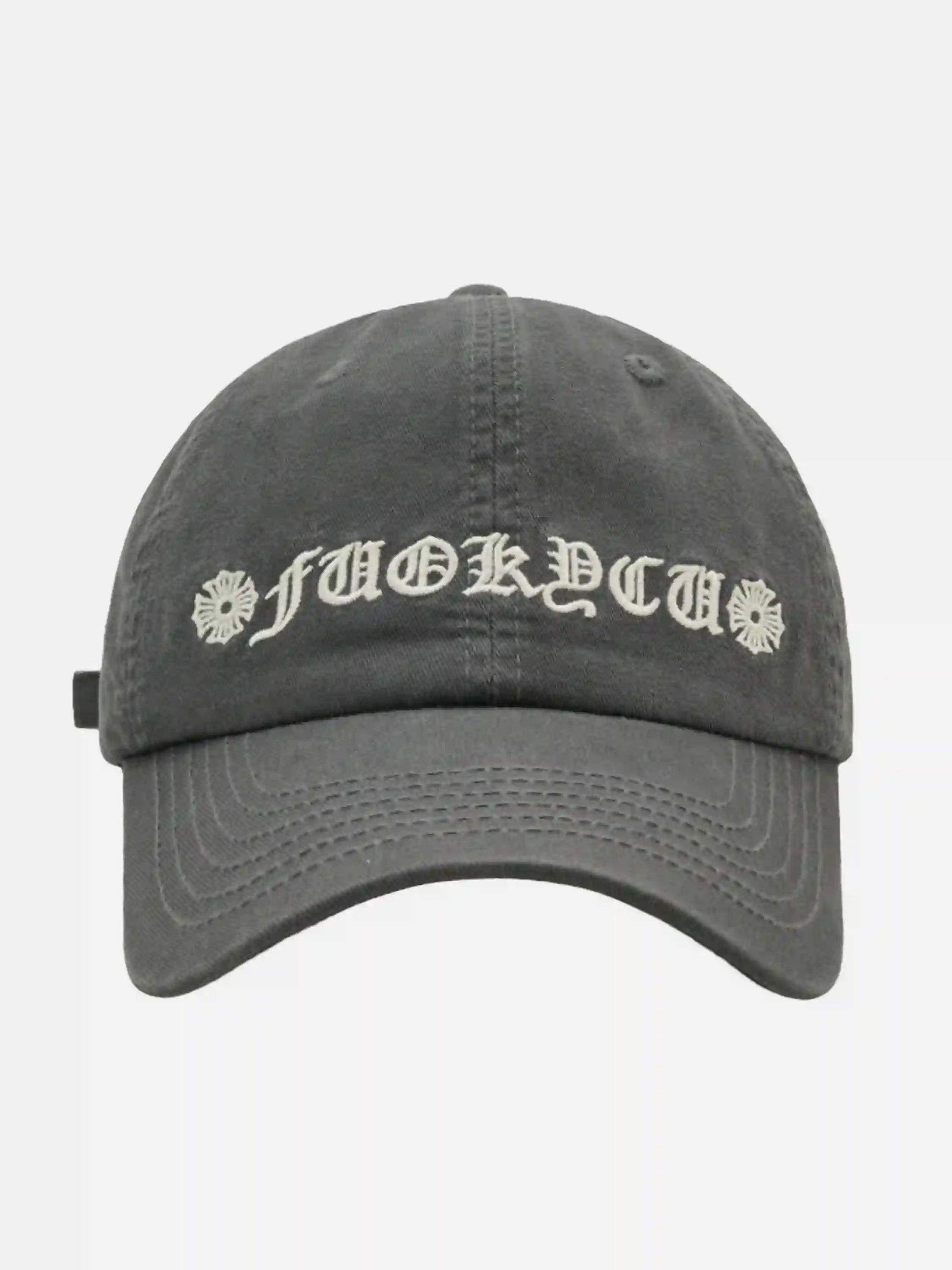 Disguisen Street Gothic Letter Embroidered Baseball Cap