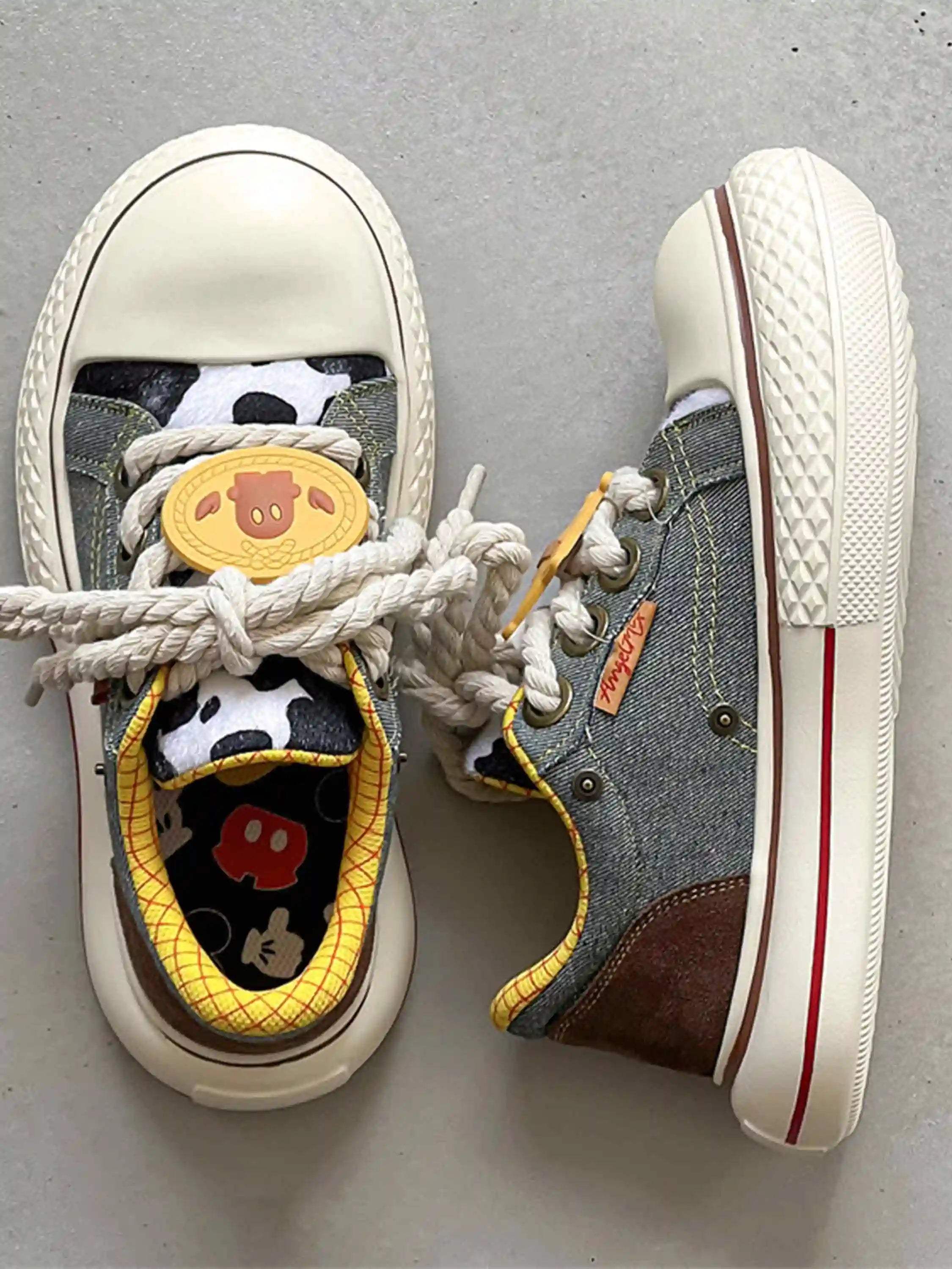 Disguisen Cowboy Ugly Big Head Canvas Shoes