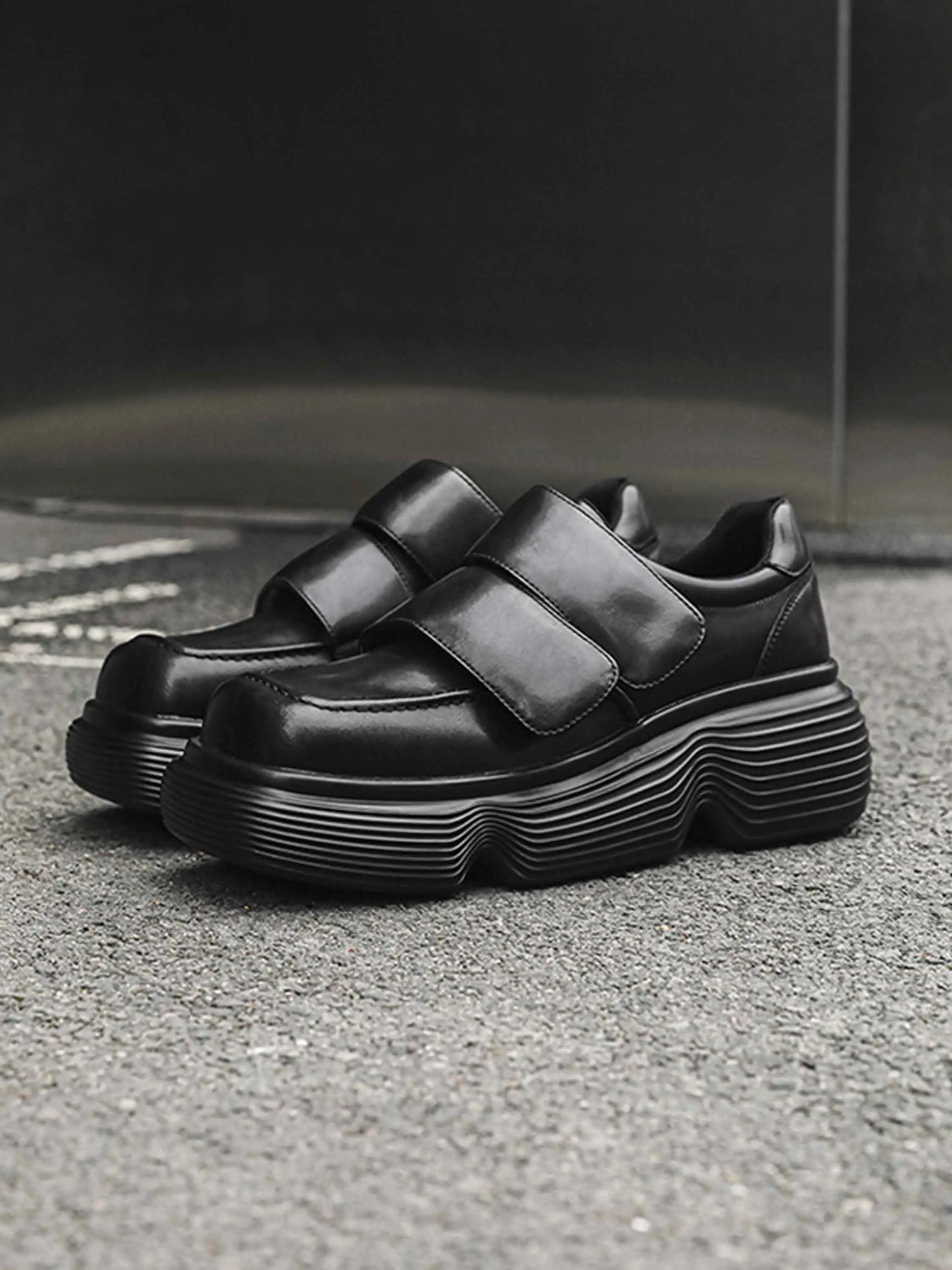 Disguisen Square Toe Paste Shoes