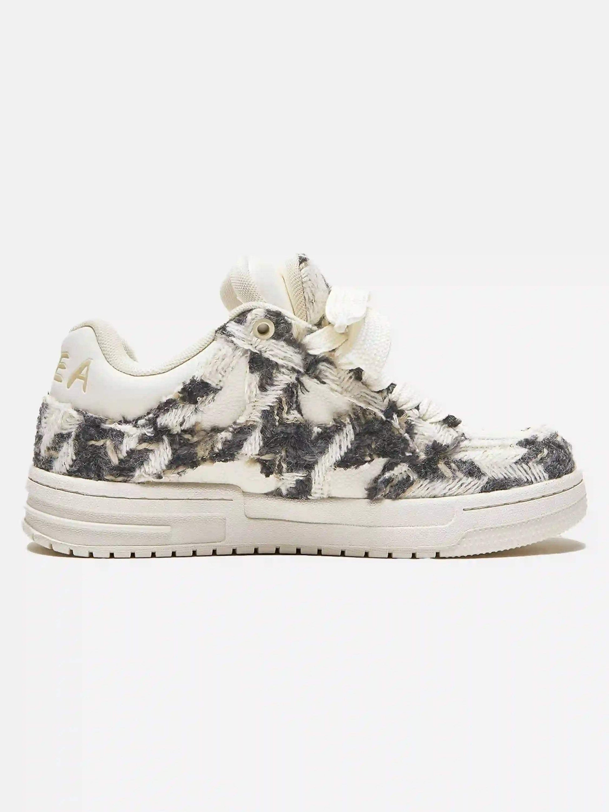 Bread Wear-Resistant Sneakers