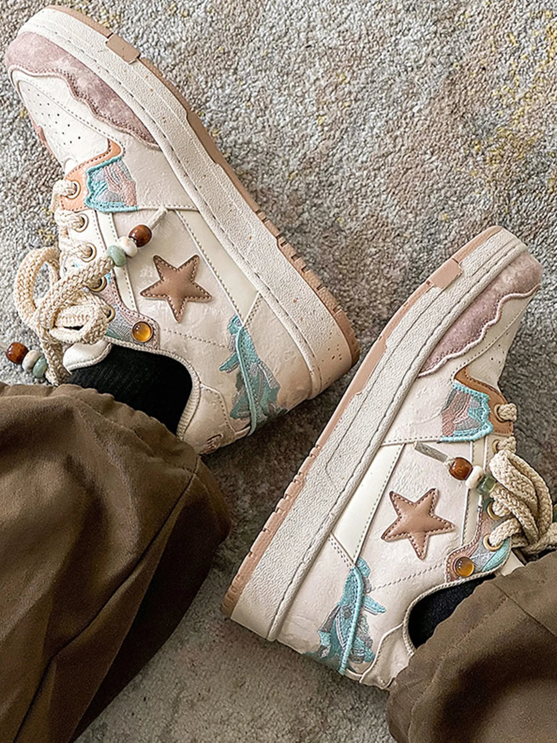 Disguisen Vintage Star Beaded Design Sneakers