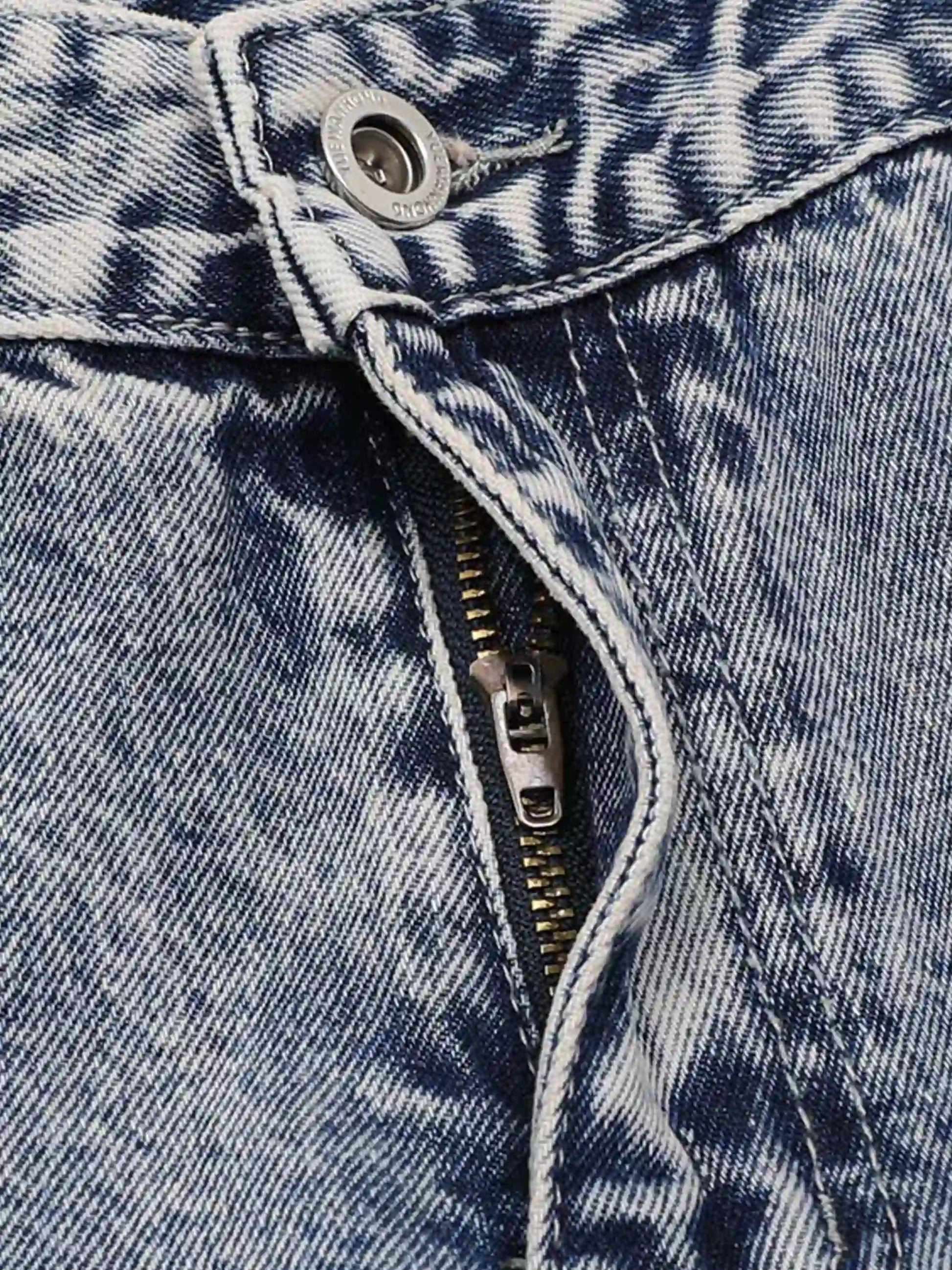 Thorn Chain Embroidered Jeans