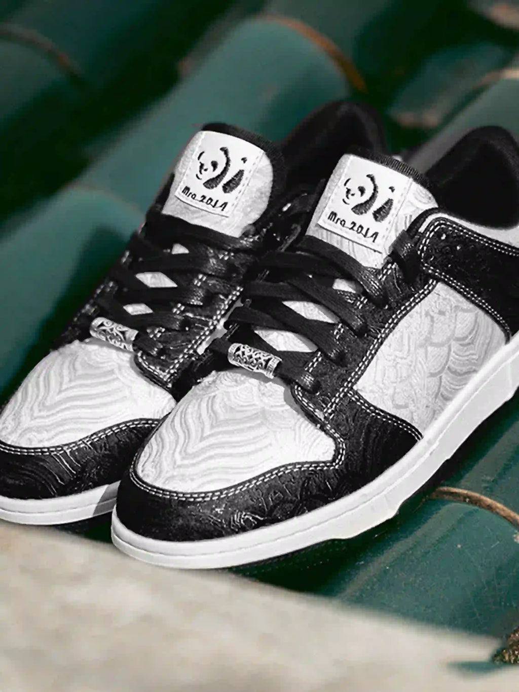 Disguisen Hip Hop Panda Silk Classic Skateboard Shoes